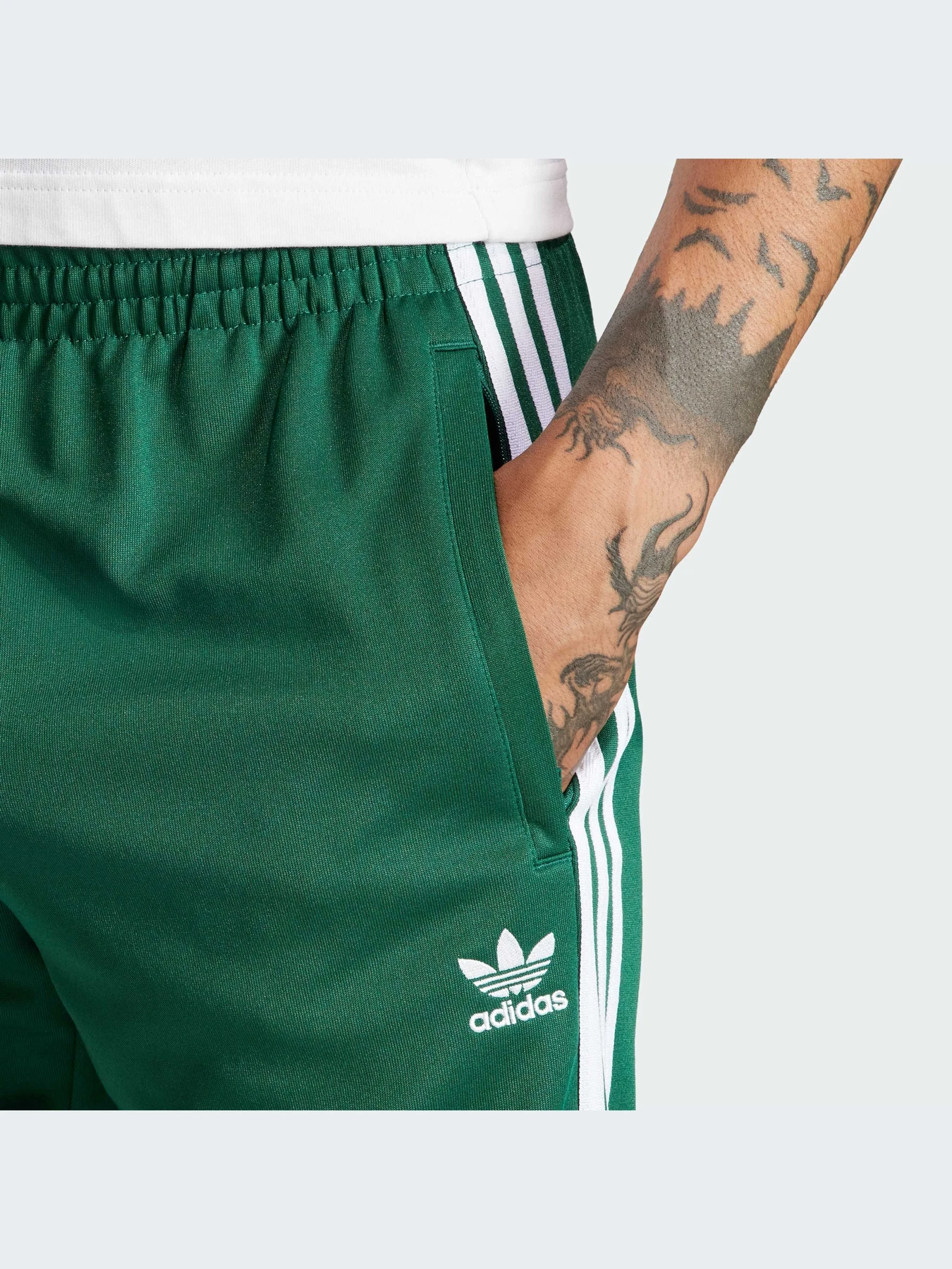 Брюки Adidas модель IR9886 Брюки Adidas модель IR9886 Фото