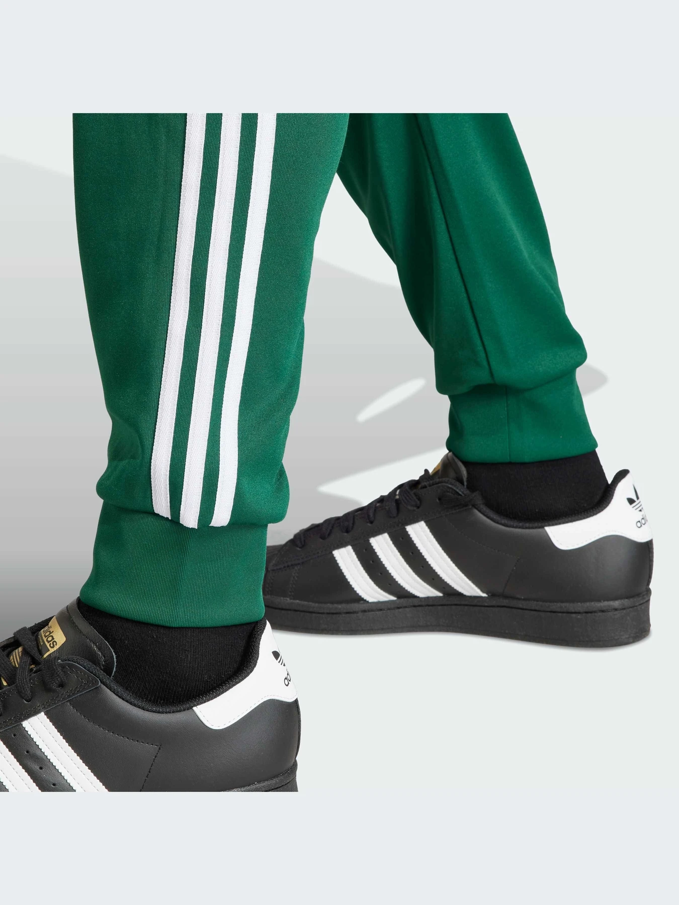 Брюки Adidas модель IR9886 Брюки Adidas модель IR9886 Фото