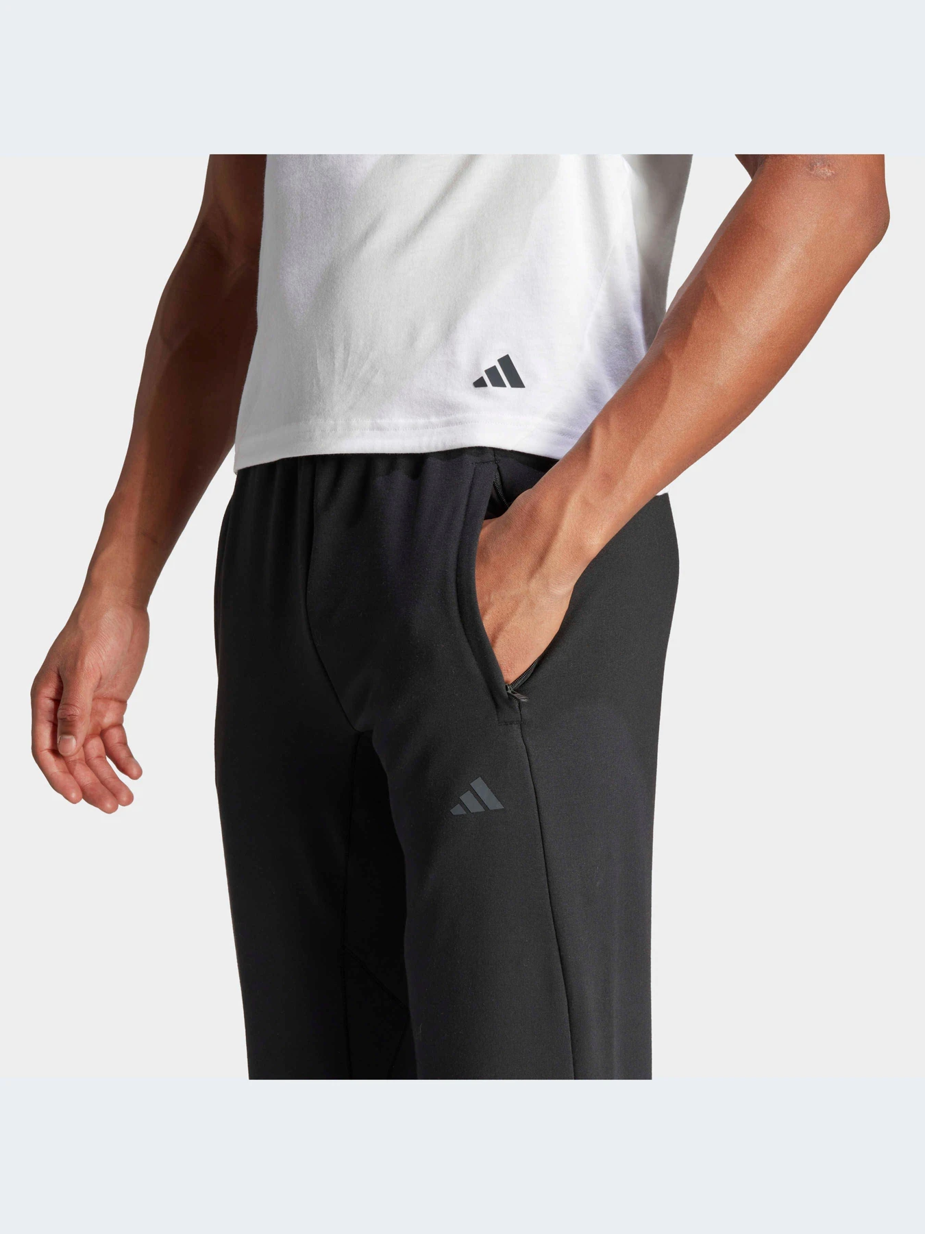 Штани Adidas модель IN7919 Штани Adidas модель IN7919 Фото