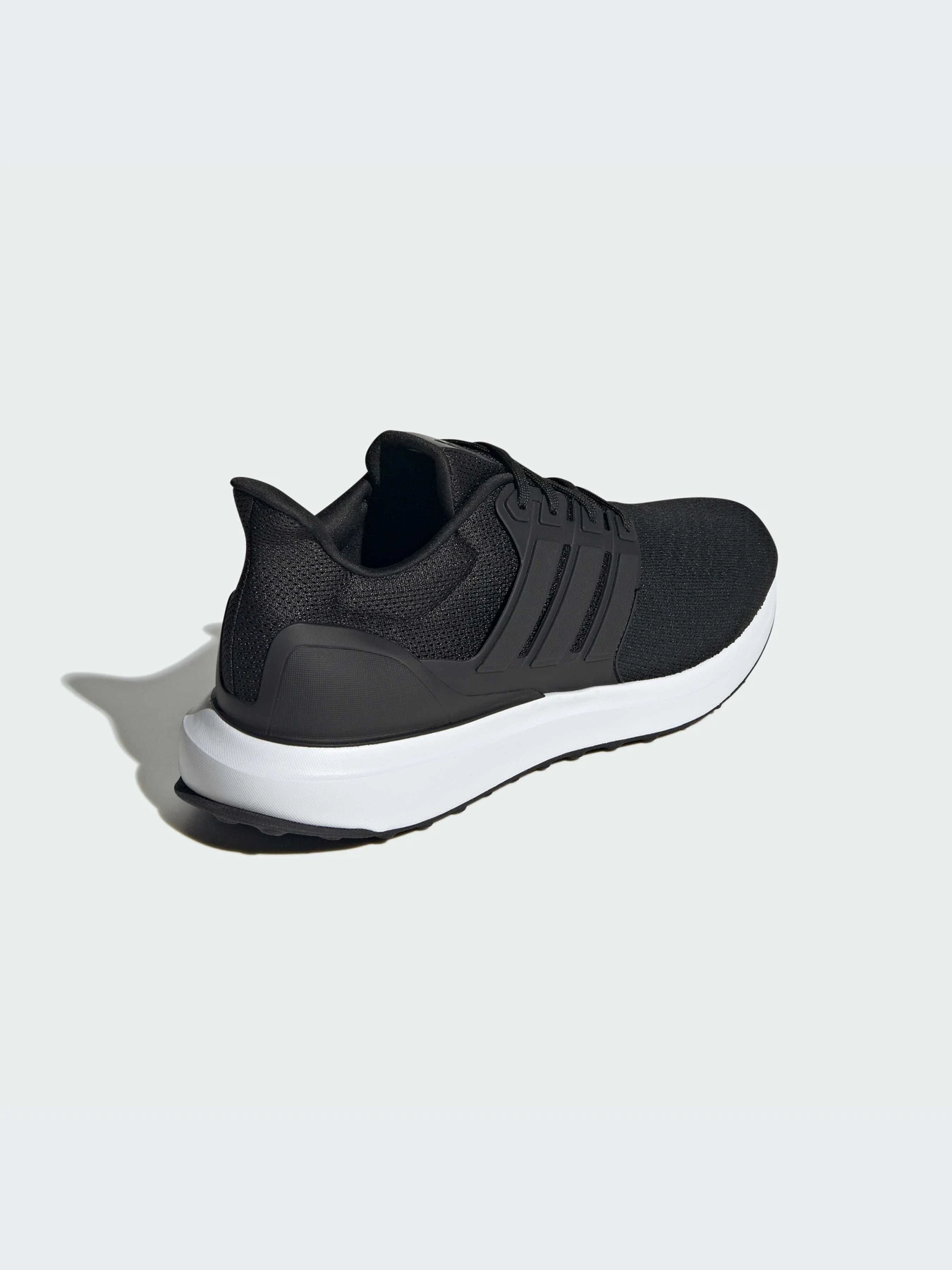 Кроссовки Adidas модель IG6001 Кроссовки Adidas модель IG6001 Фото