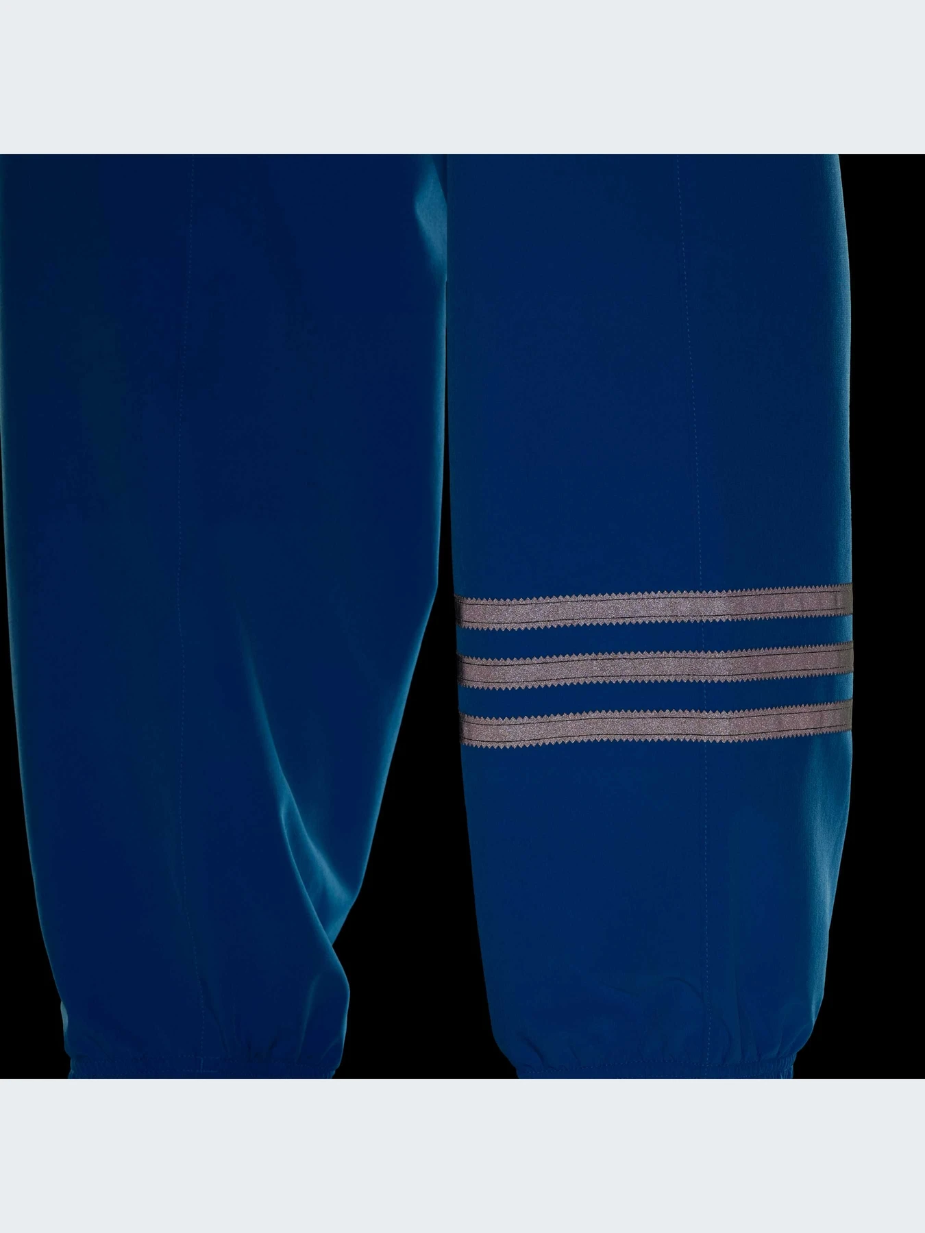 Брюки Adidas модель IS2817 Брюки Adidas модель IS2817 Фото