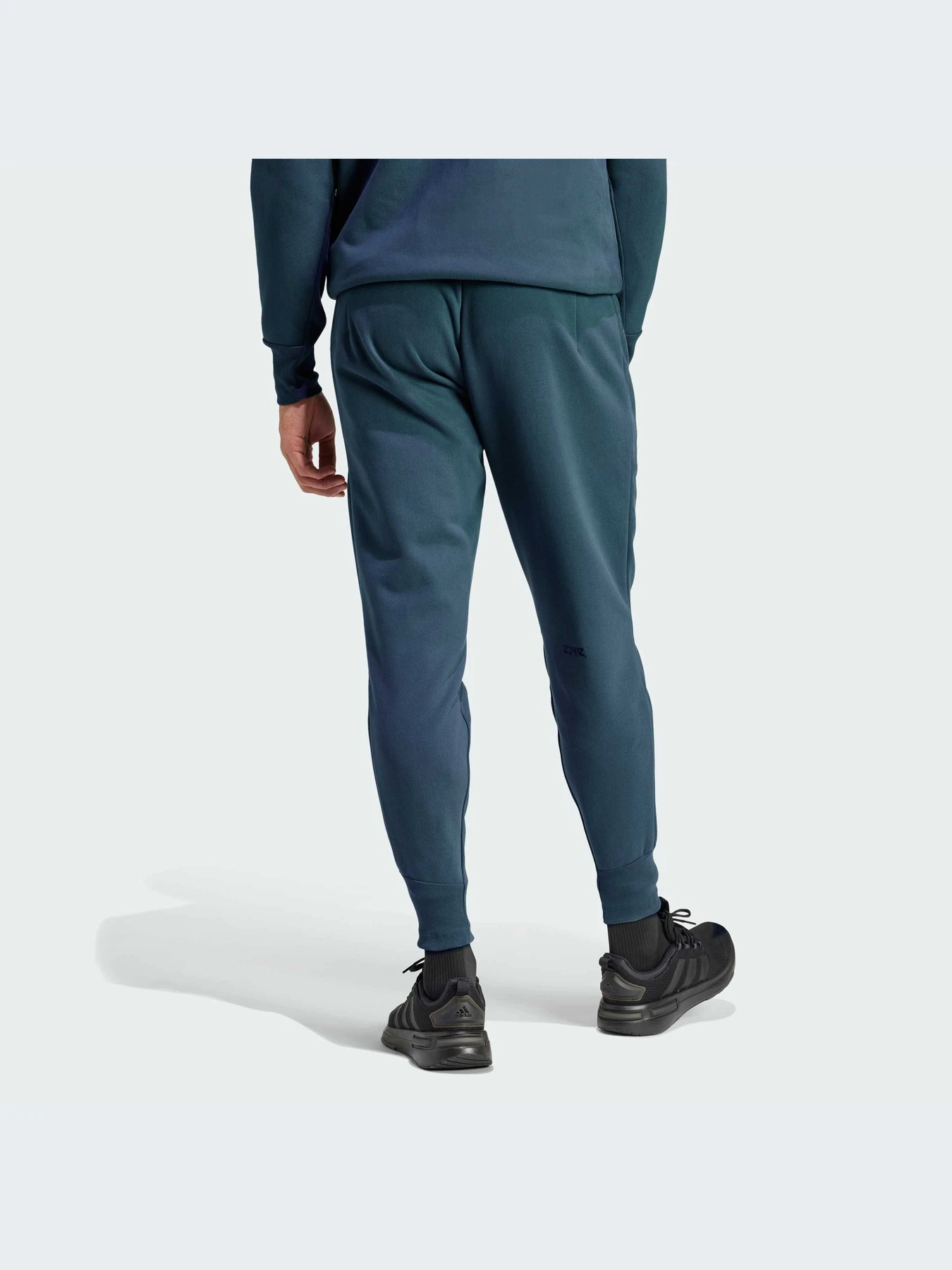 Брюки Adidas ZNE модель IR5244 Брюки Adidas ZNE модель IR5244 Фото