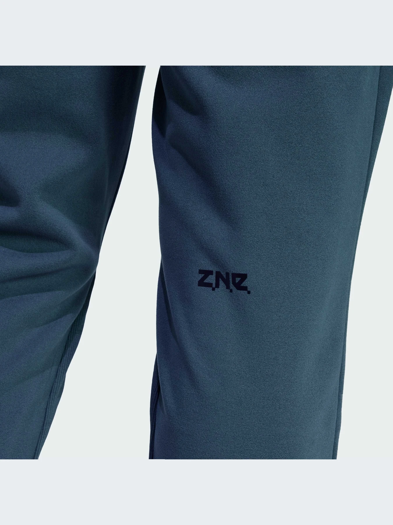 Брюки Adidas ZNE модель IR5244 Брюки Adidas ZNE модель IR5244 Фото