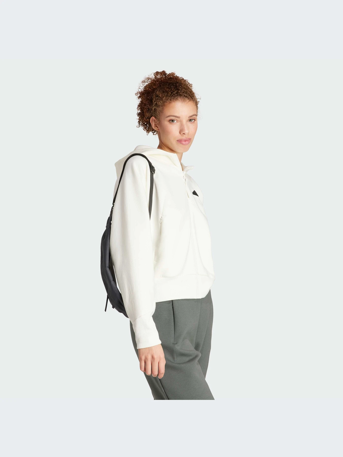 Худи и свитшоты Adidas ZNE модель IS3918 Худи и свитшоты Adidas ZNE модель IS3918 Фото