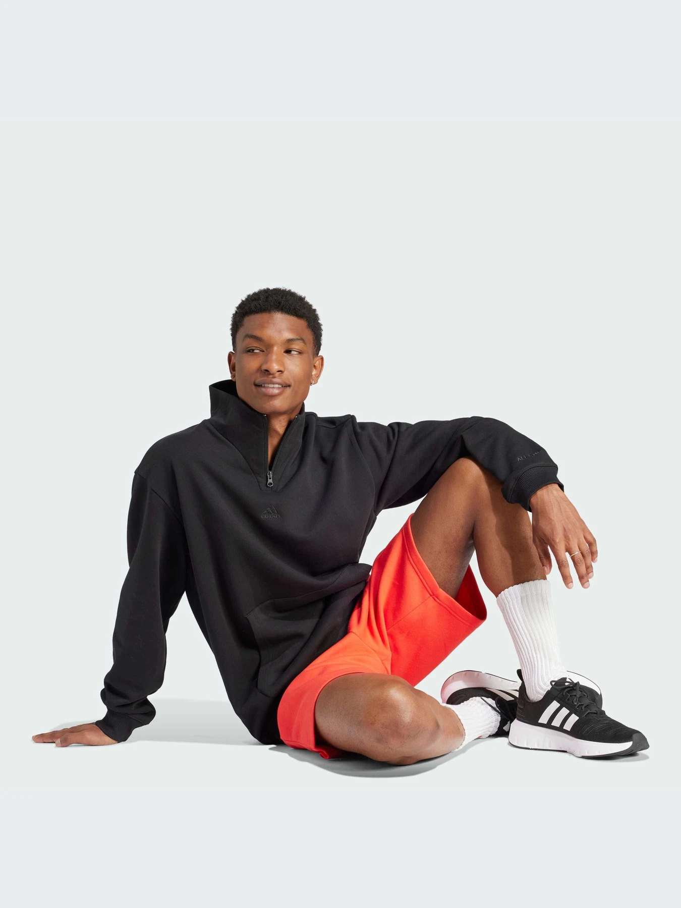 Худи и свитшоты Adidas модель IX3968 Худи и свитшоты Adidas модель IX3968 Фото