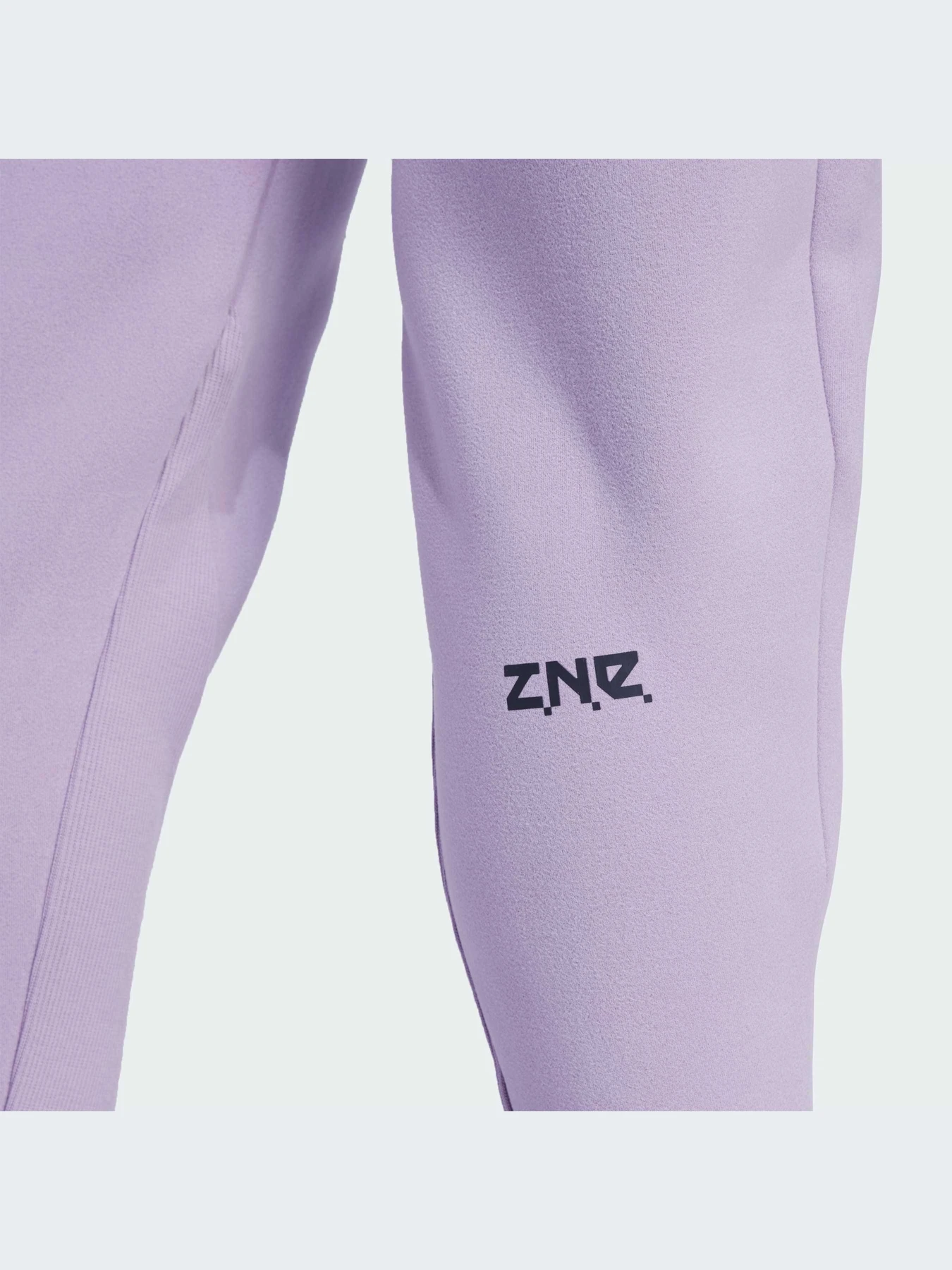 Брюки Adidas ZNE модель IS4334 Брюки Adidas ZNE модель IS4334 Фото