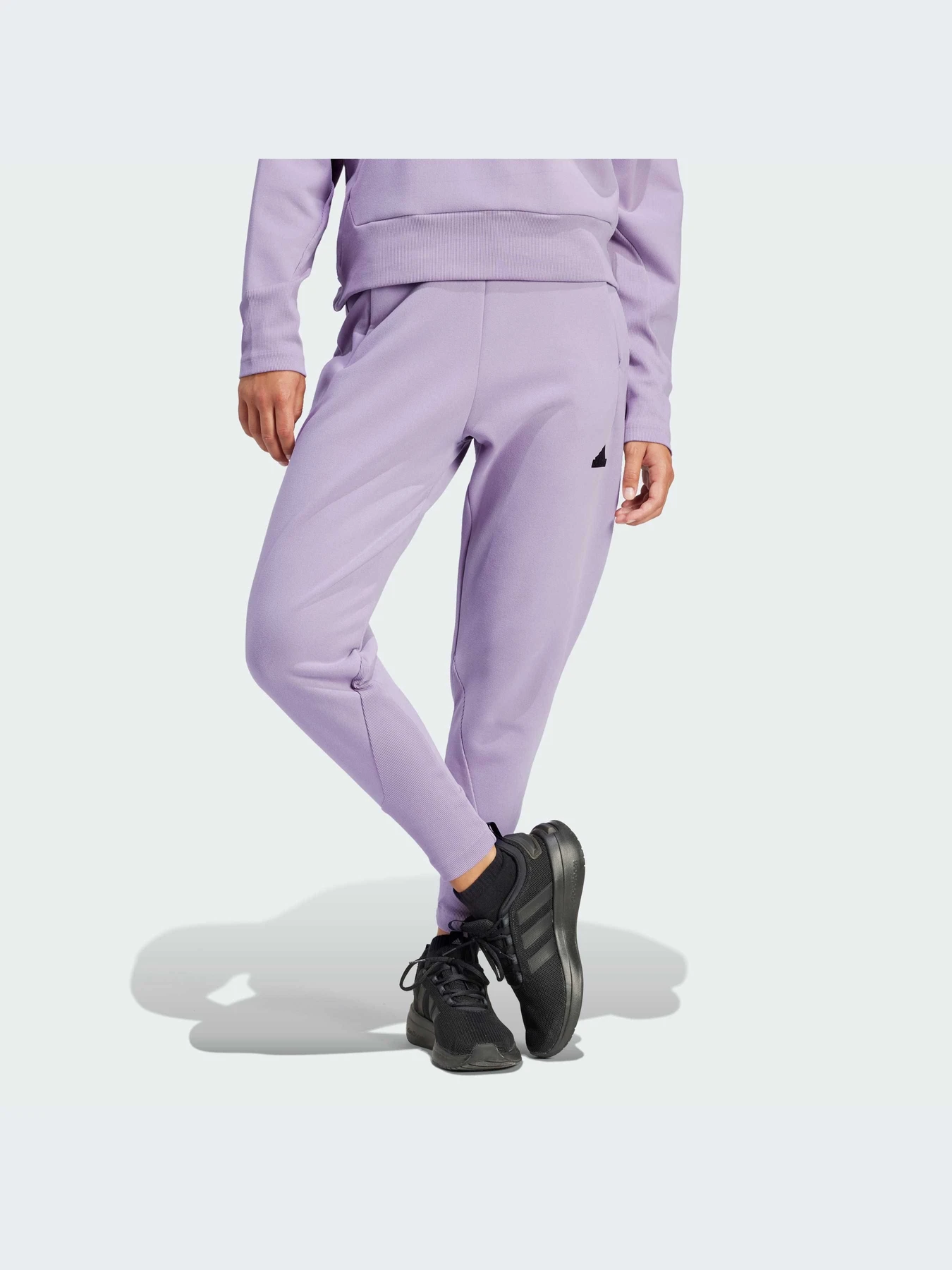 Брюки Adidas ZNE модель IS4334 Брюки Adidas ZNE модель IS4334 Фото