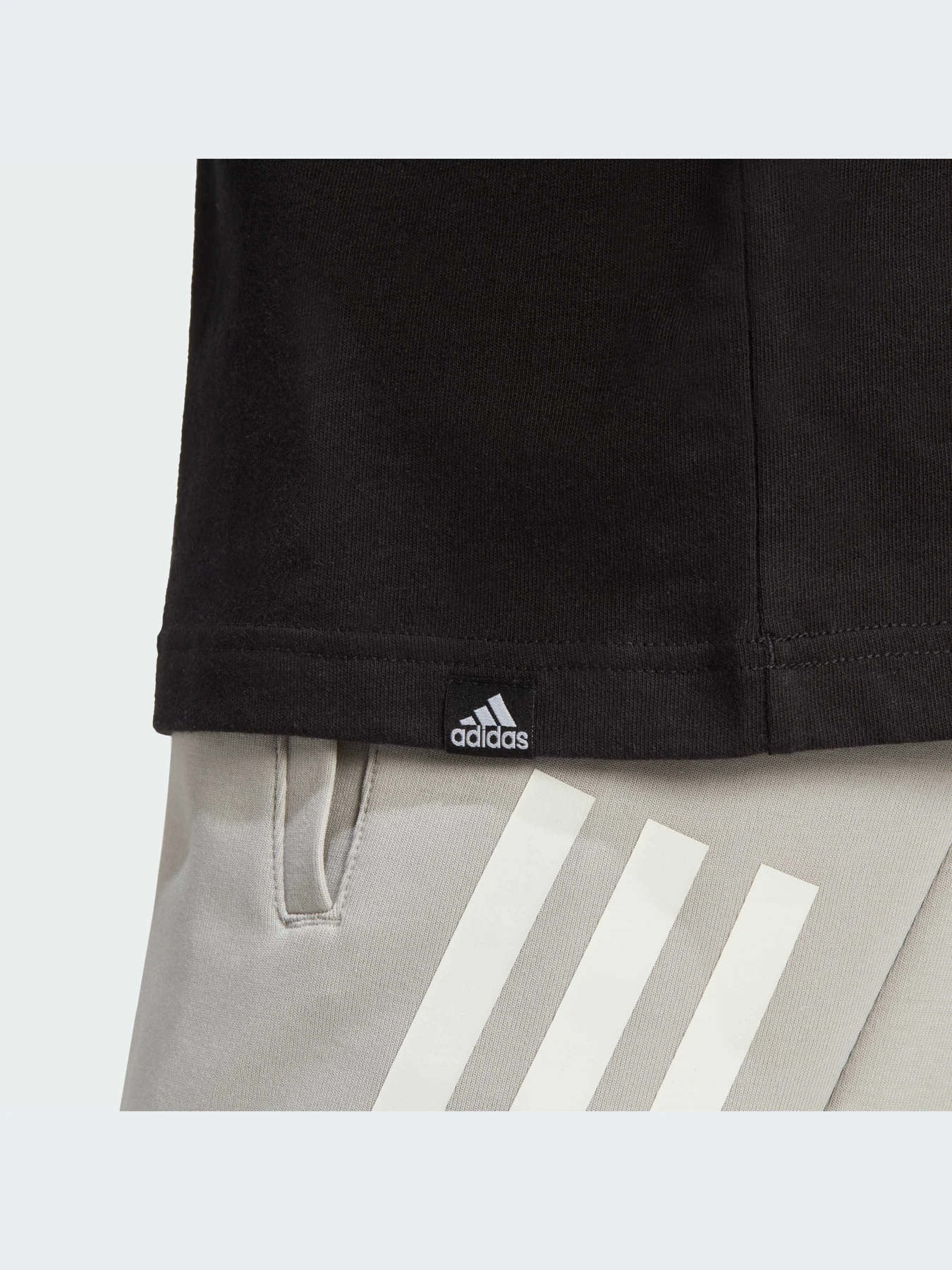 Футболки і поло Adidas Graphics модель IN6258 Фото