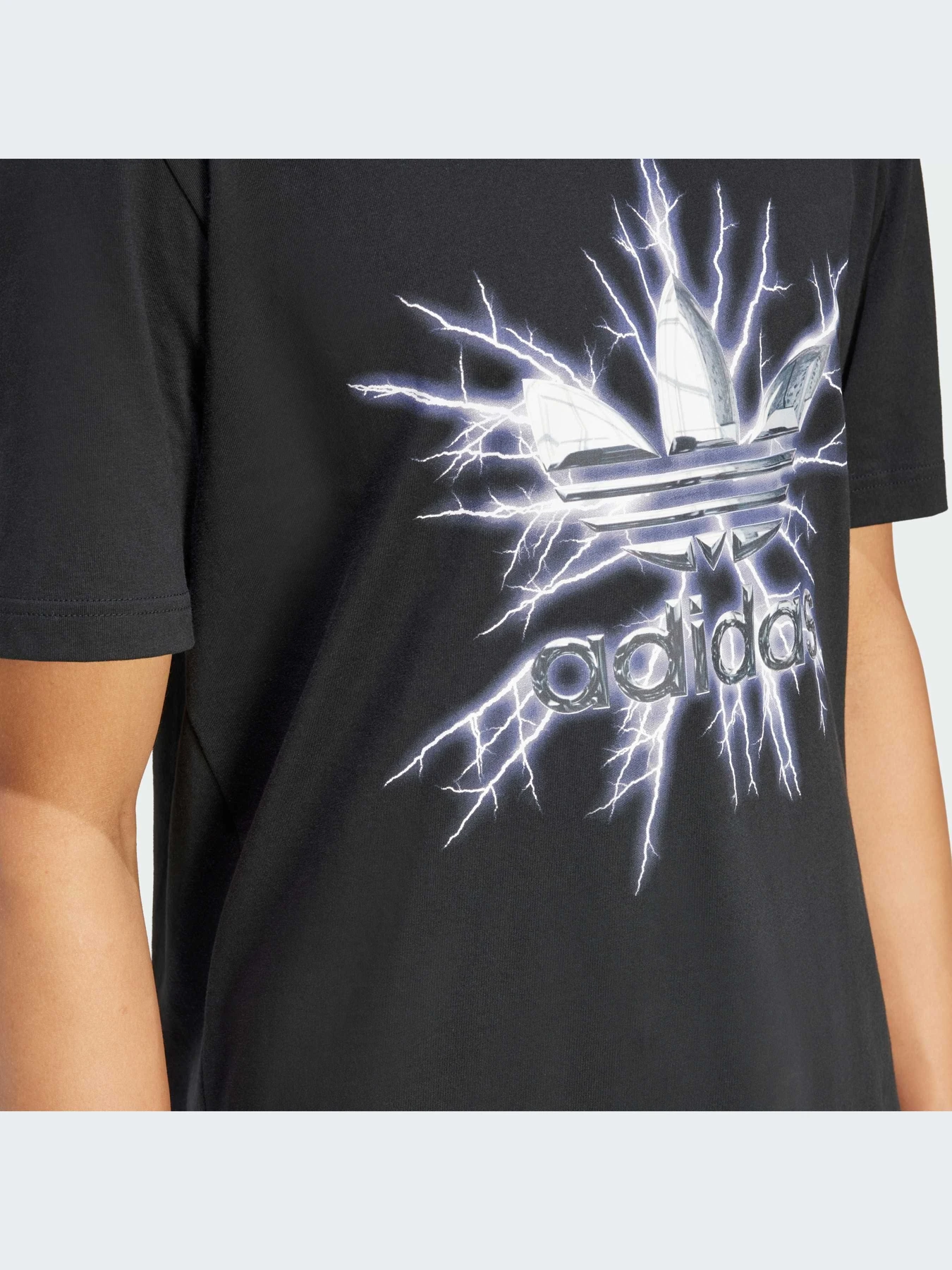 Футболки и поло Adidas Graphics модель IR9440 Футболки и поло Adidas Graphics модель IR9440 Фото