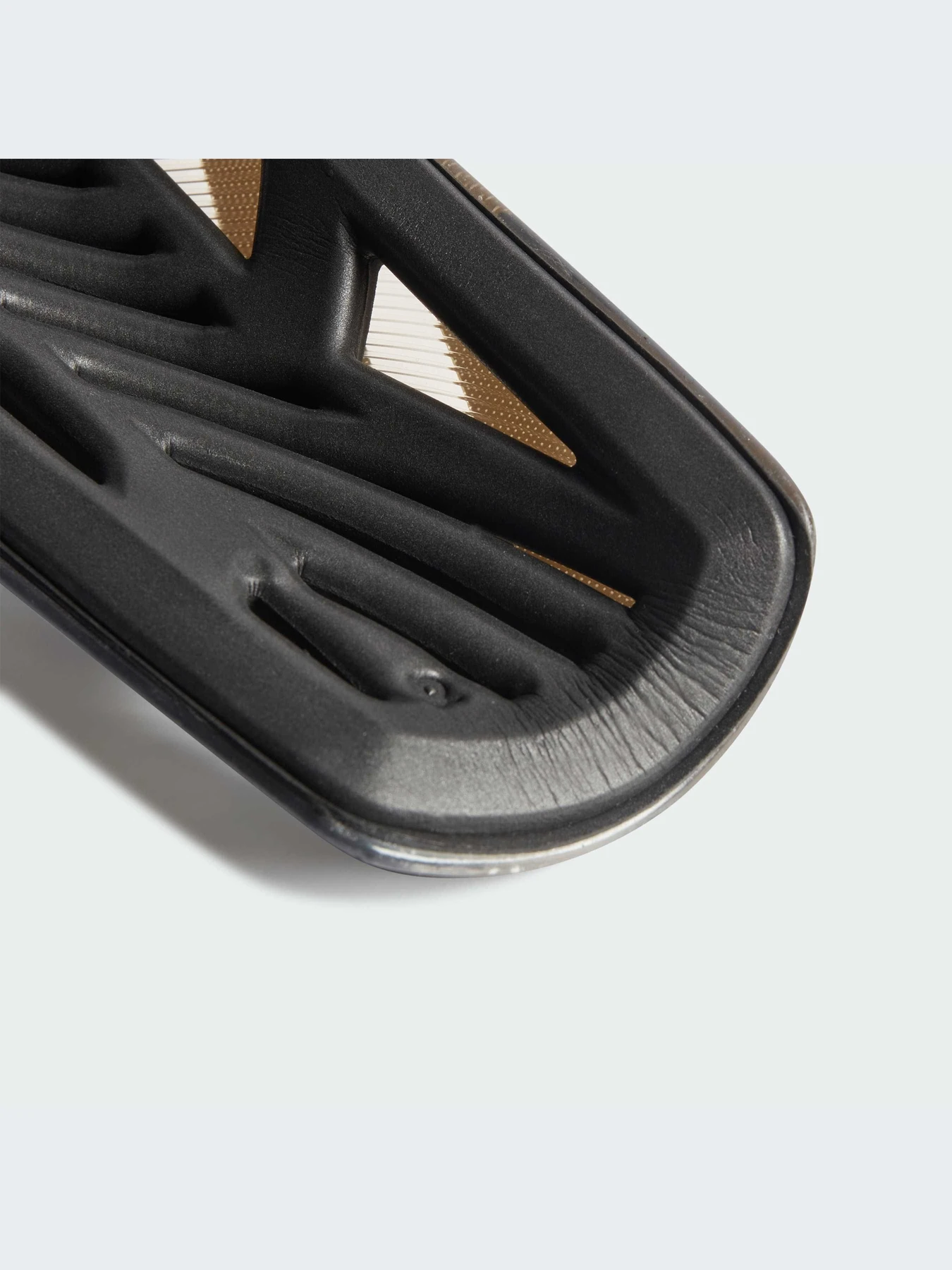 Щитки Adidas Tiro модель IP4000 Фото