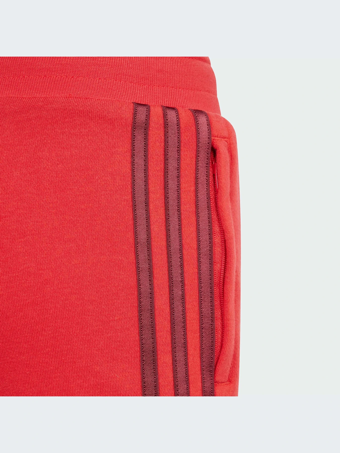 Шорты Adidas Graphics модель IN0619 Шорты Adidas Graphics модель IN0619 Фото