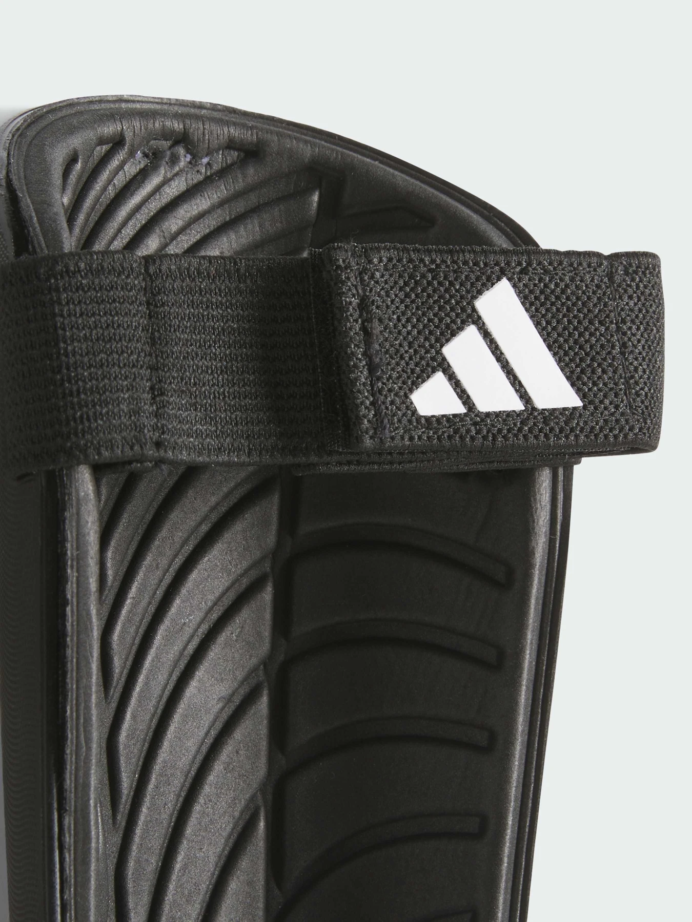 Щитки Adidas Tiro модель IP3998 Щитки Adidas Tiro модель IP3998 Фото