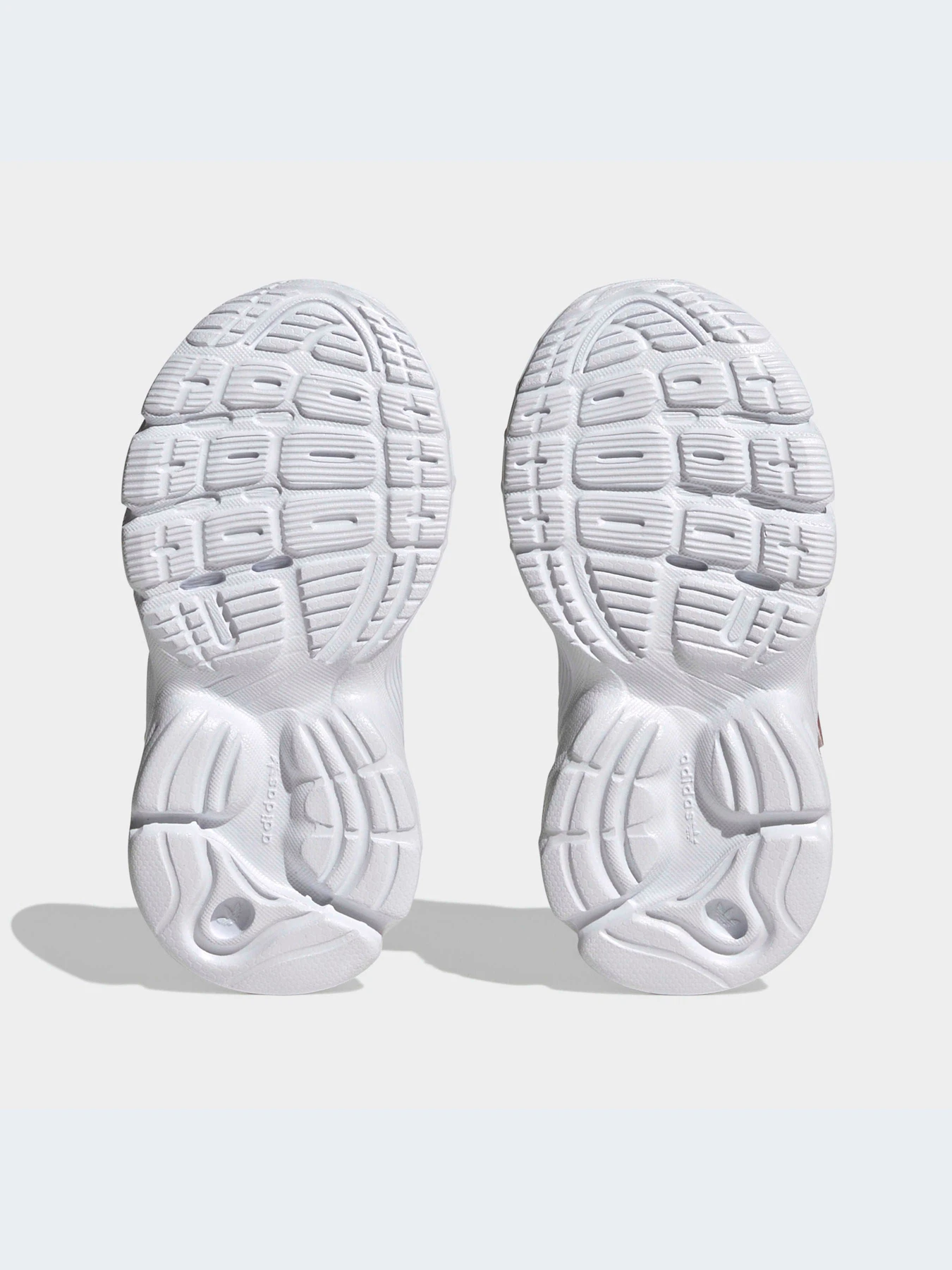 Кроссовки Adidas модель HQ1552 Кроссовки Adidas модель HQ1552 Фото