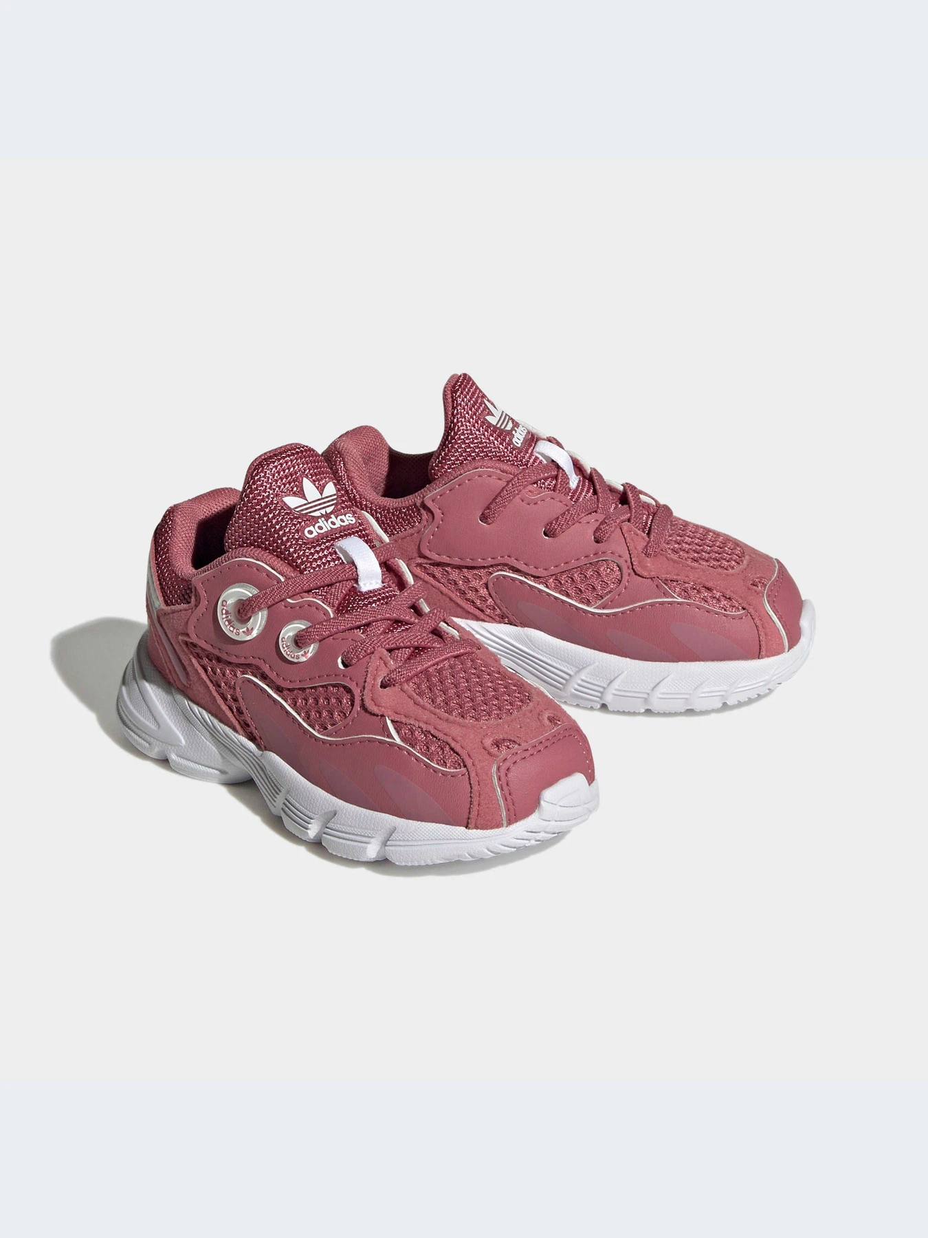 Кроссовки Adidas модель HQ1552 Кроссовки Adidas модель HQ1552 Фото