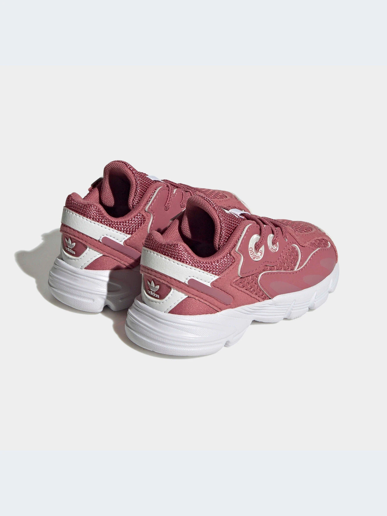 Кроссовки Adidas модель HQ1552 Кроссовки Adidas модель HQ1552 Фото