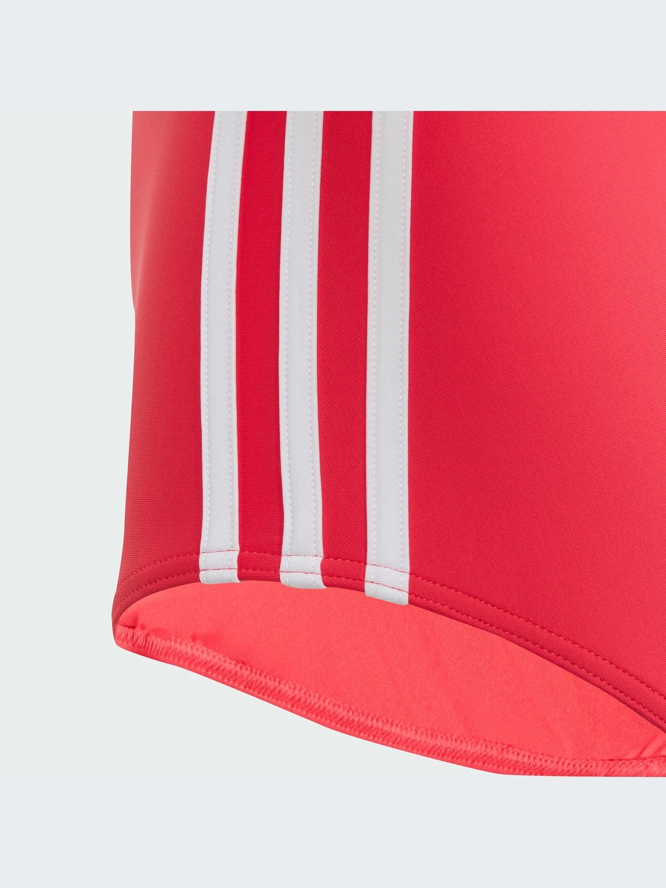 Одежда для пляжа Adidas 3 Stripes модель IR6259 Одежда для пляжа Adidas 3 Stripes модель IR6259 Фото