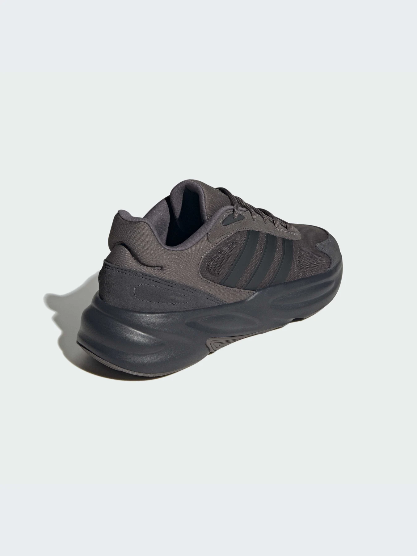 Кроссовки Adidas Ozweego модель IG5984 Кроссовки Adidas Ozweego модель IG5984 Фото