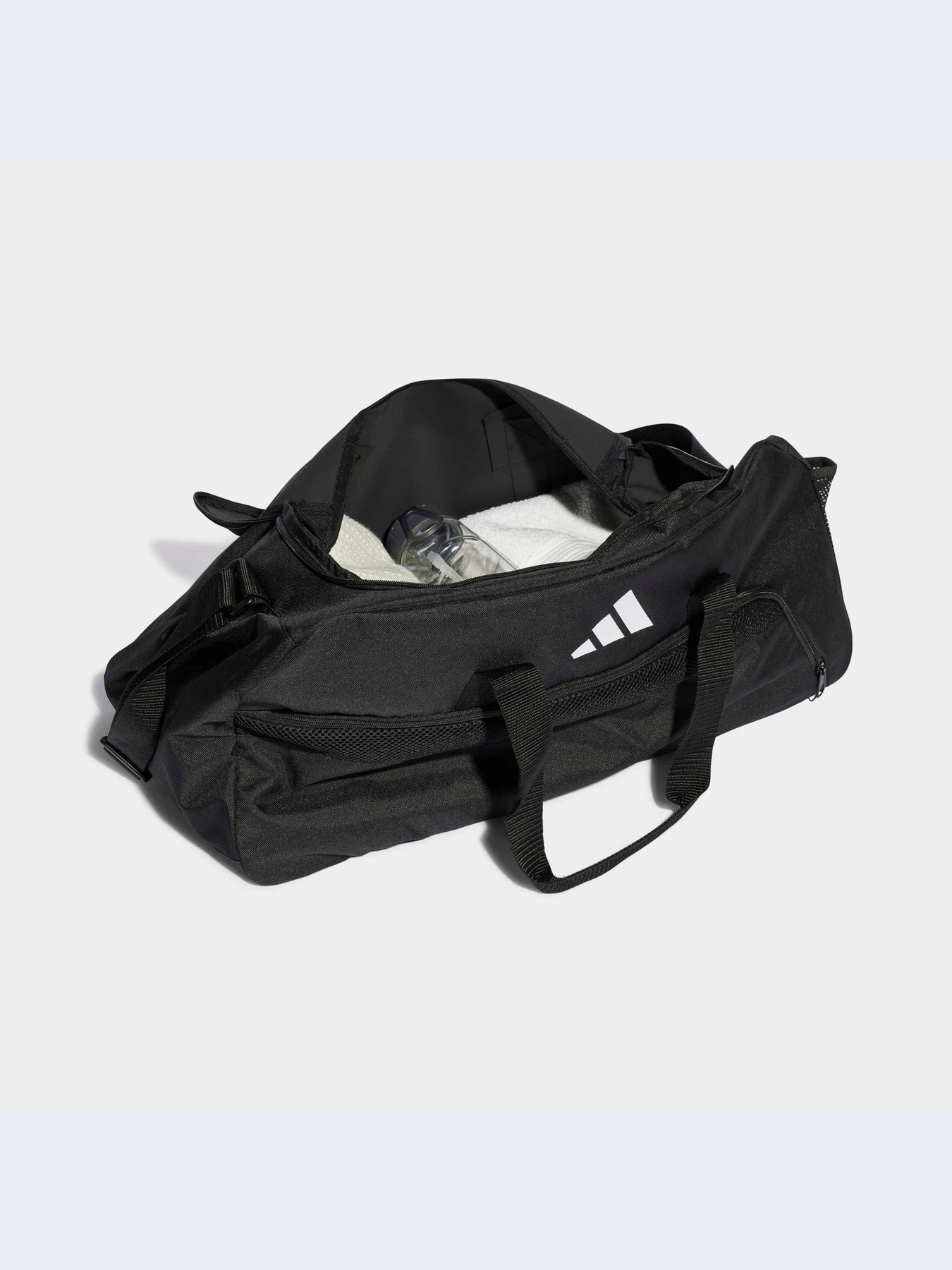 Сумки Adidas Tiro модель HS9749 Сумки Adidas Tiro модель HS9749 Фото
