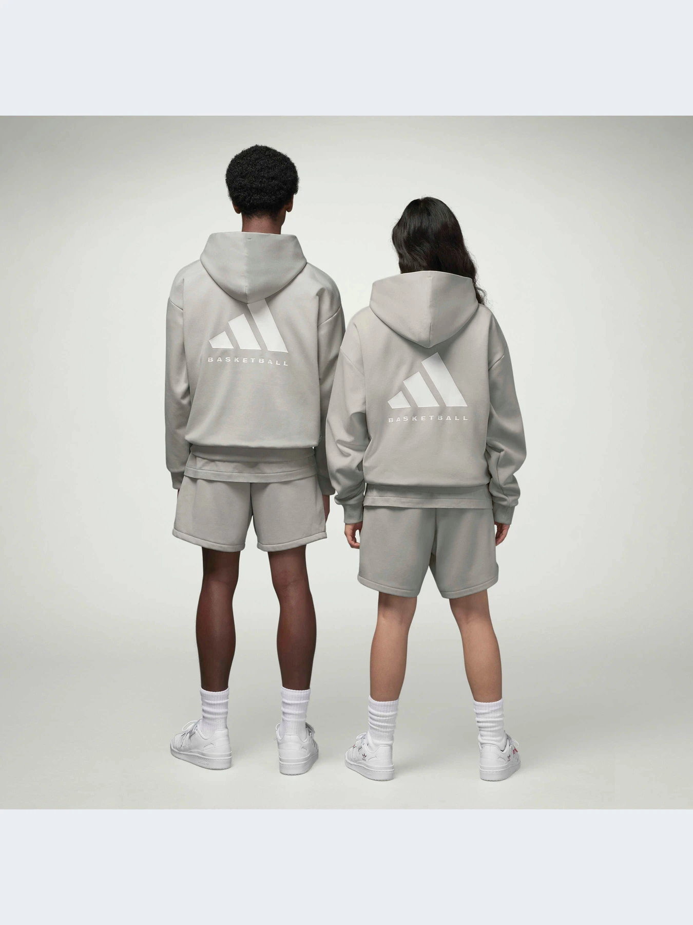 Худи и свитшоты Adidas модель IA3438 Худи и свитшоты Adidas модель IA3438 Фото