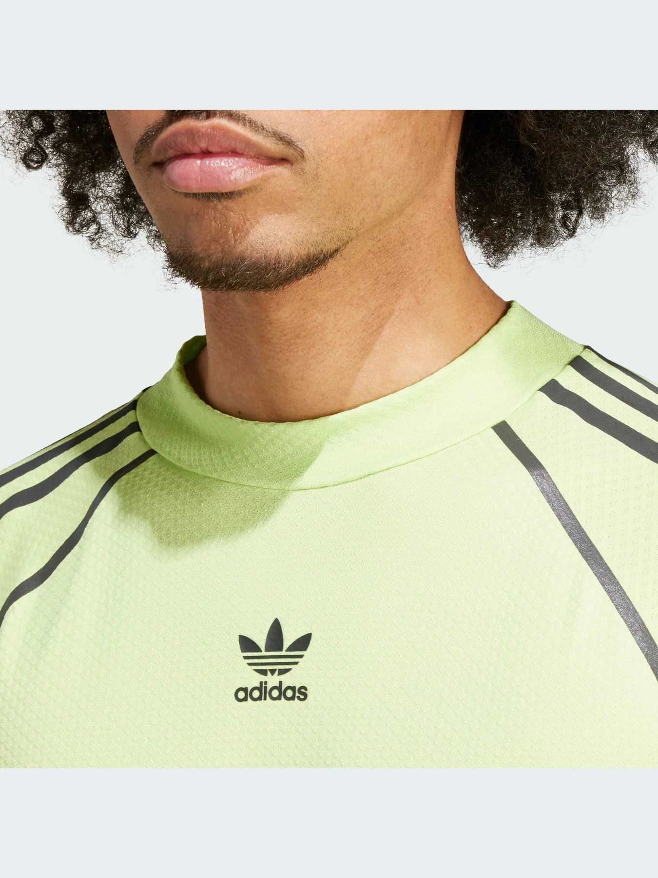 Худи и свитшоты Adidas модель IS2803 Худи и свитшоты Adidas модель IS2803 Фото