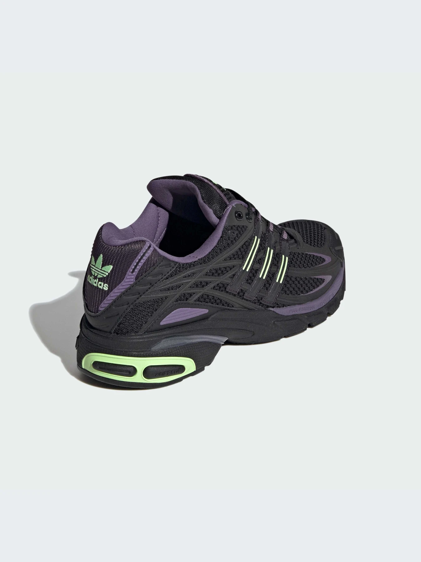 Кроссовки Adidas модель IF4028 Кроссовки Adidas модель IF4028 Фото