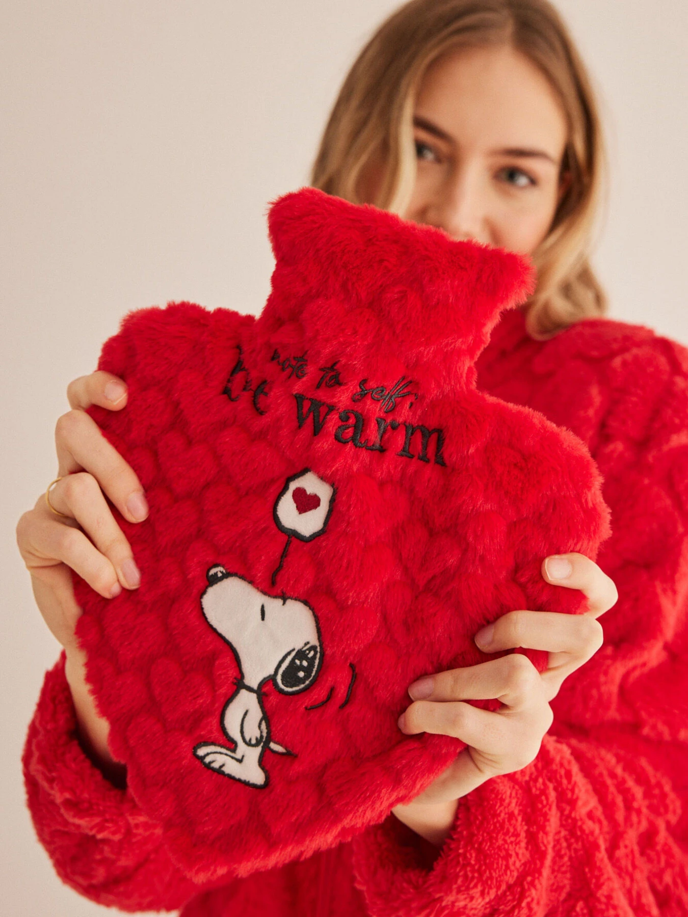 Грелка Snoopy в виде мехового сердца Women'secret модель 1377585-60 Грелка Snoopy в виде мехового сердца Women'secret модель 1377585-60 Фото