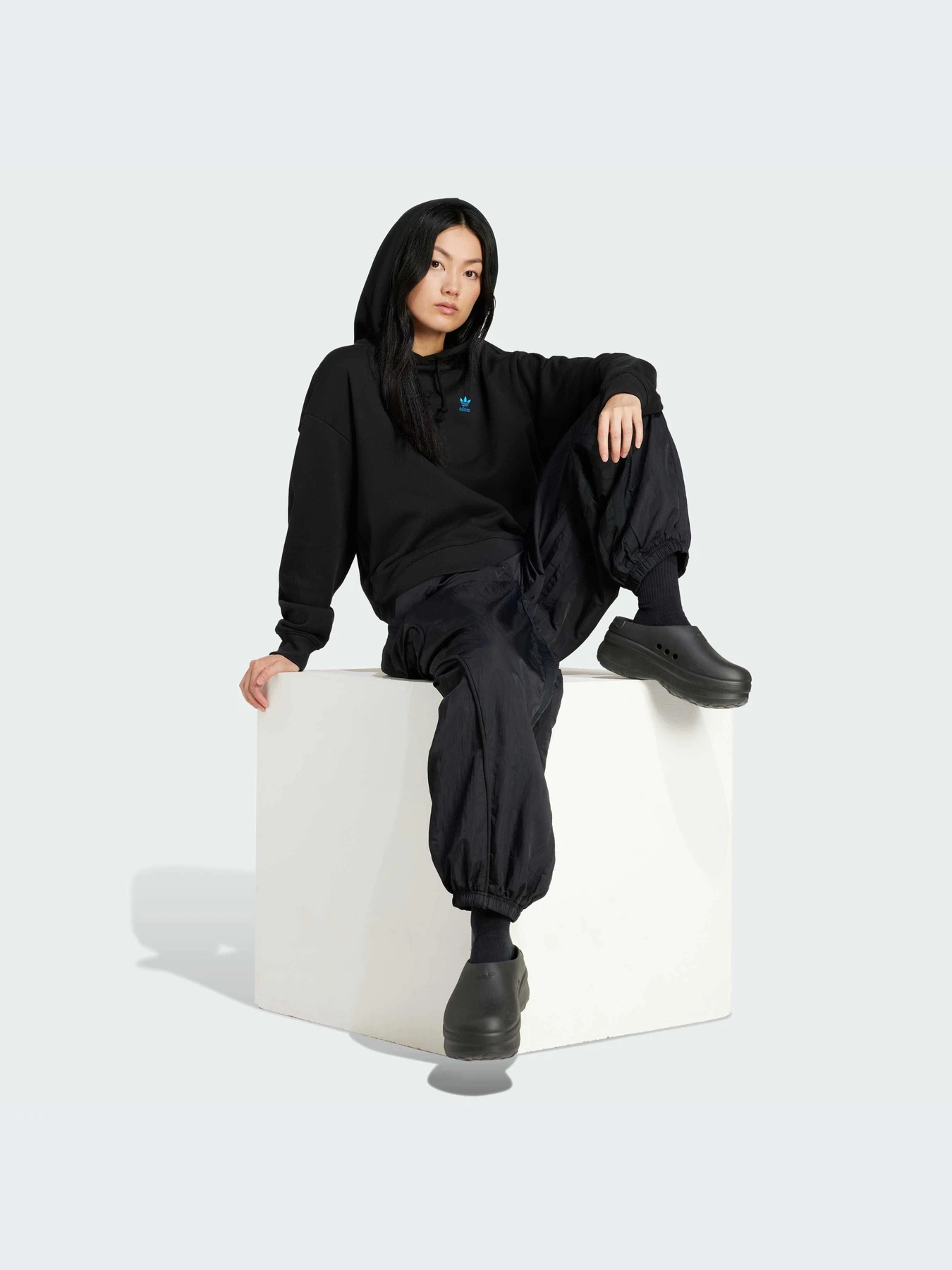 Худі та світшоти Adidas модель IU2458 Фото