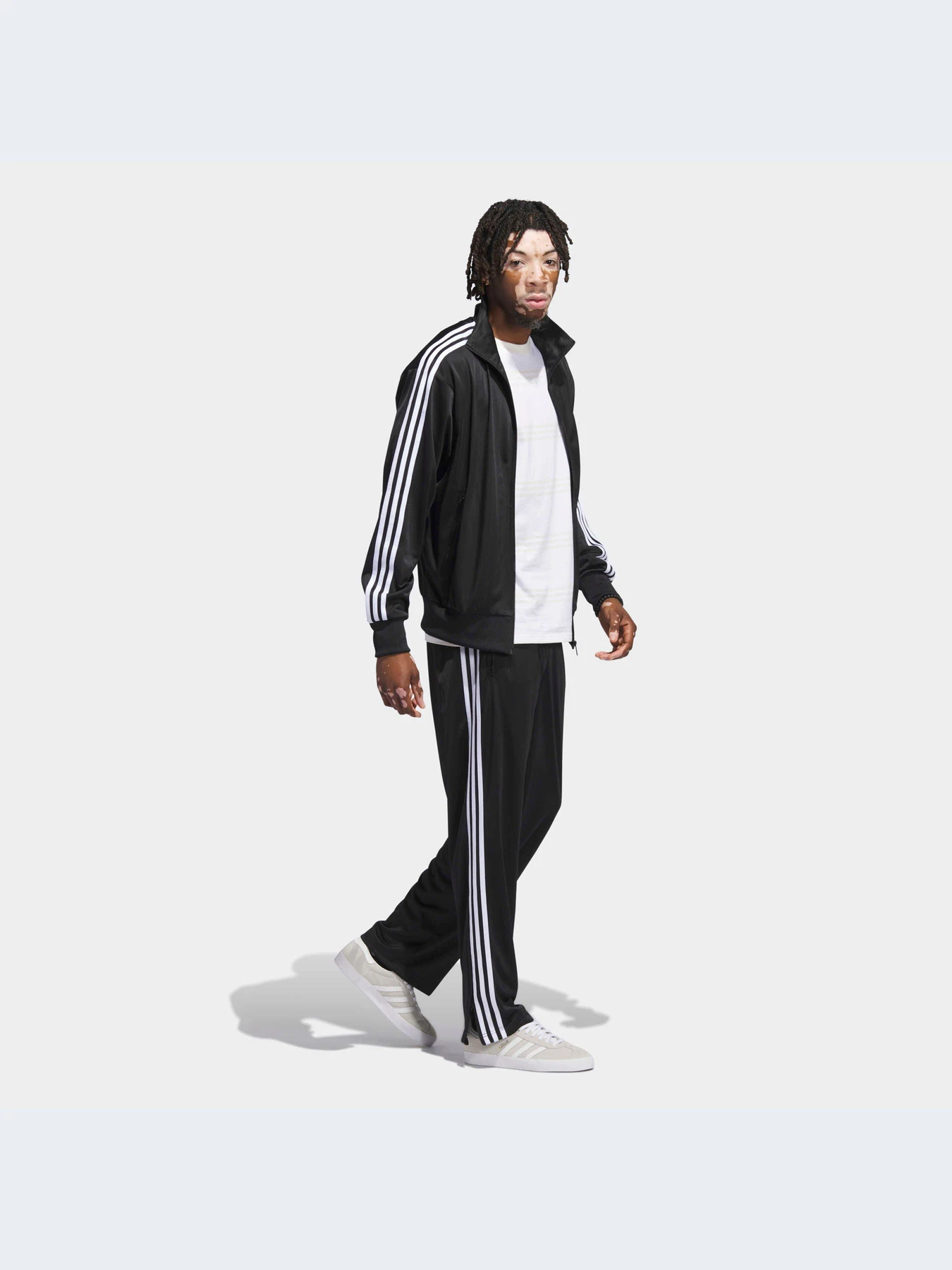 Худи и свитшоты Adidas модель IJ7058 Худи и свитшоты Adidas модель IJ7058 Фото