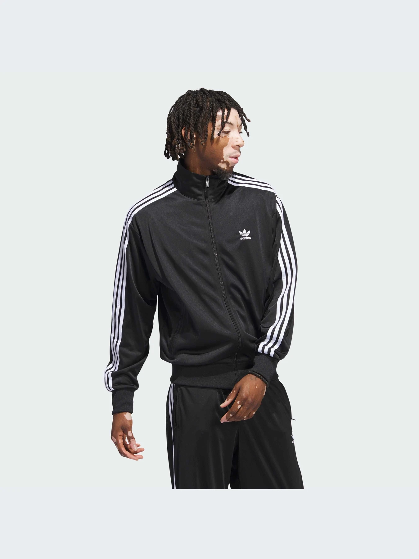 Худи и свитшоты Adidas модель IJ7058 Худи и свитшоты Adidas модель IJ7058 Фото