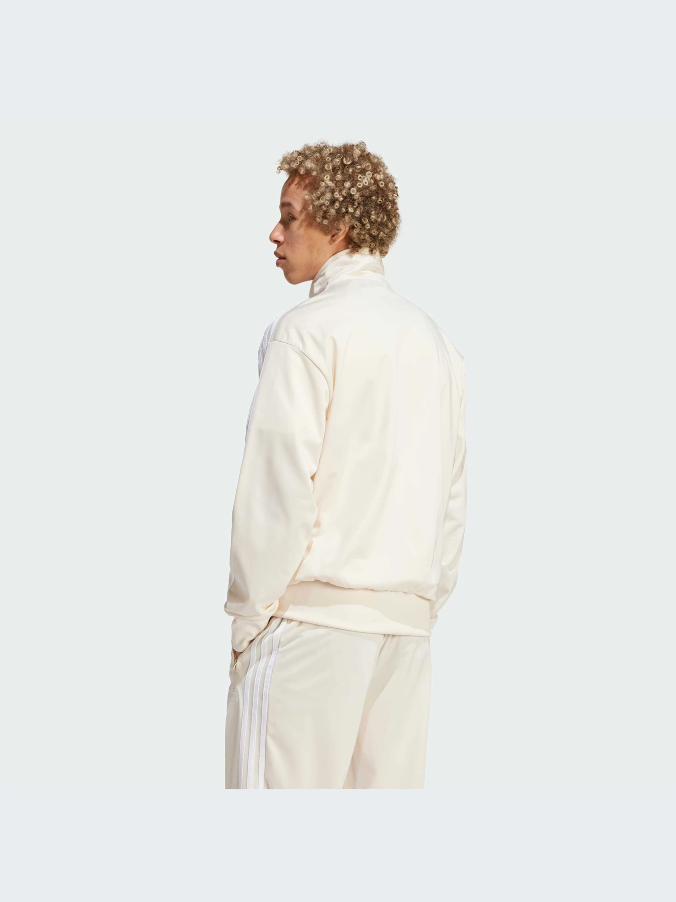 Худи и свитшоты Adidas модель IR9892 Худи и свитшоты Adidas модель IR9892 Фото