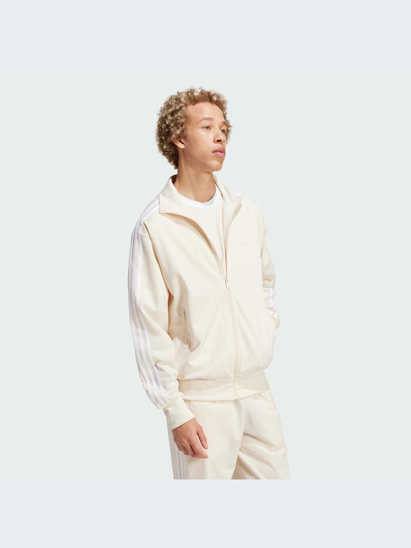 Худи и свитшоты Adidas модель IR9892 Худи и свитшоты Adidas модель IR9892 Фото