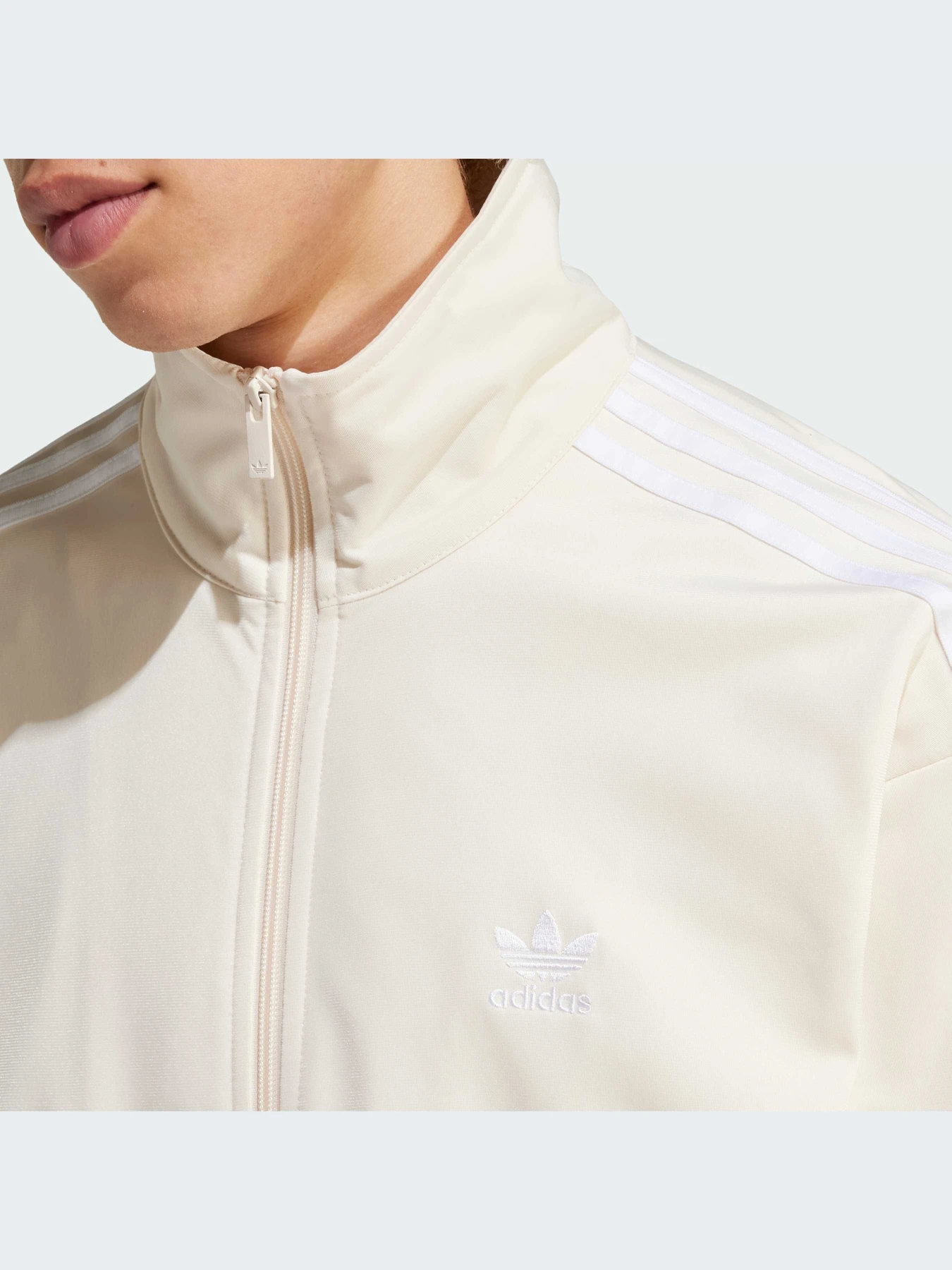 Худи и свитшоты Adidas модель IR9892 Худи и свитшоты Adidas модель IR9892 Фото