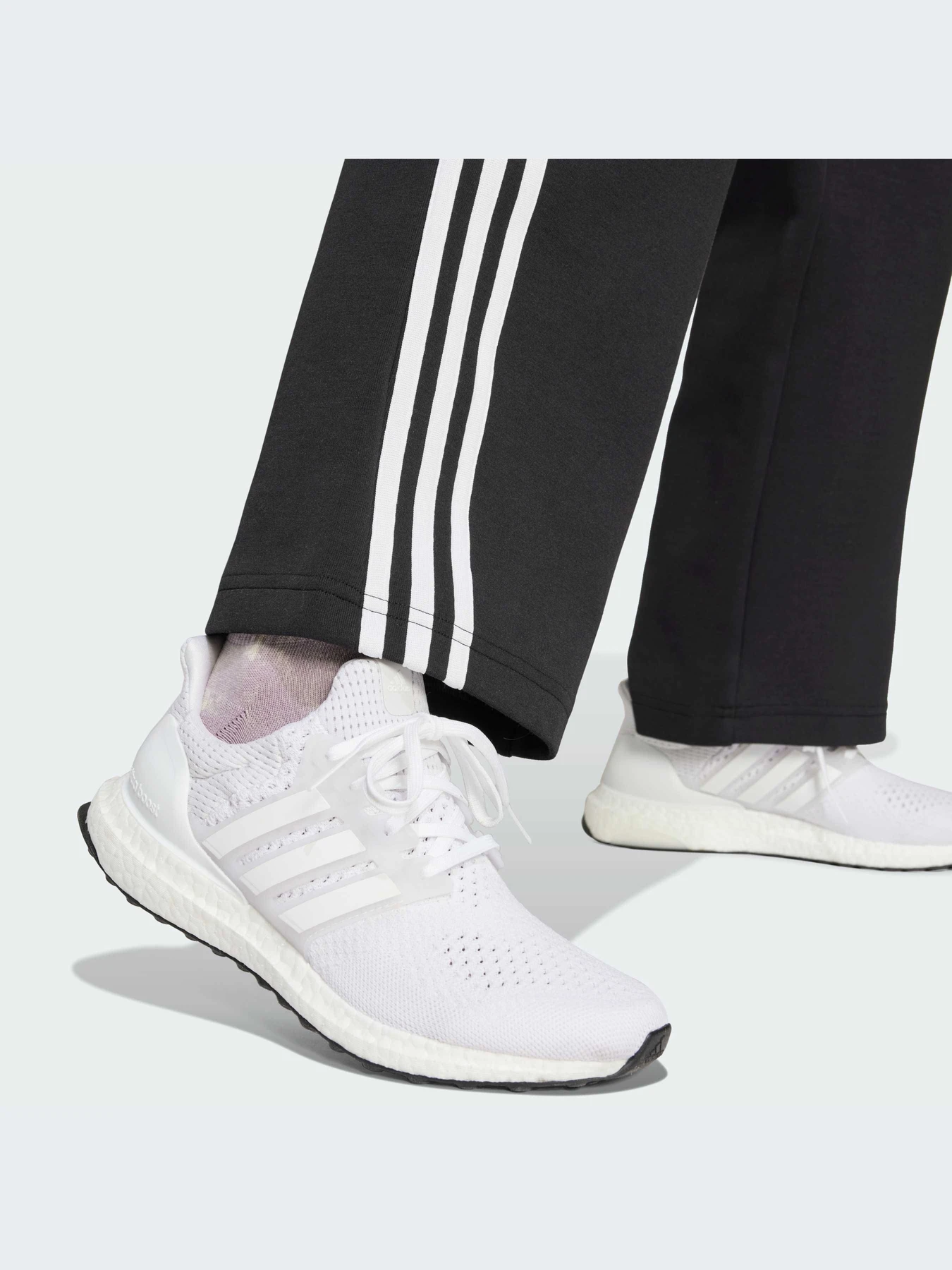 Брюки Adidas 3 Stripes модель IN9474 Брюки Adidas 3 Stripes модель IN9474 Фото