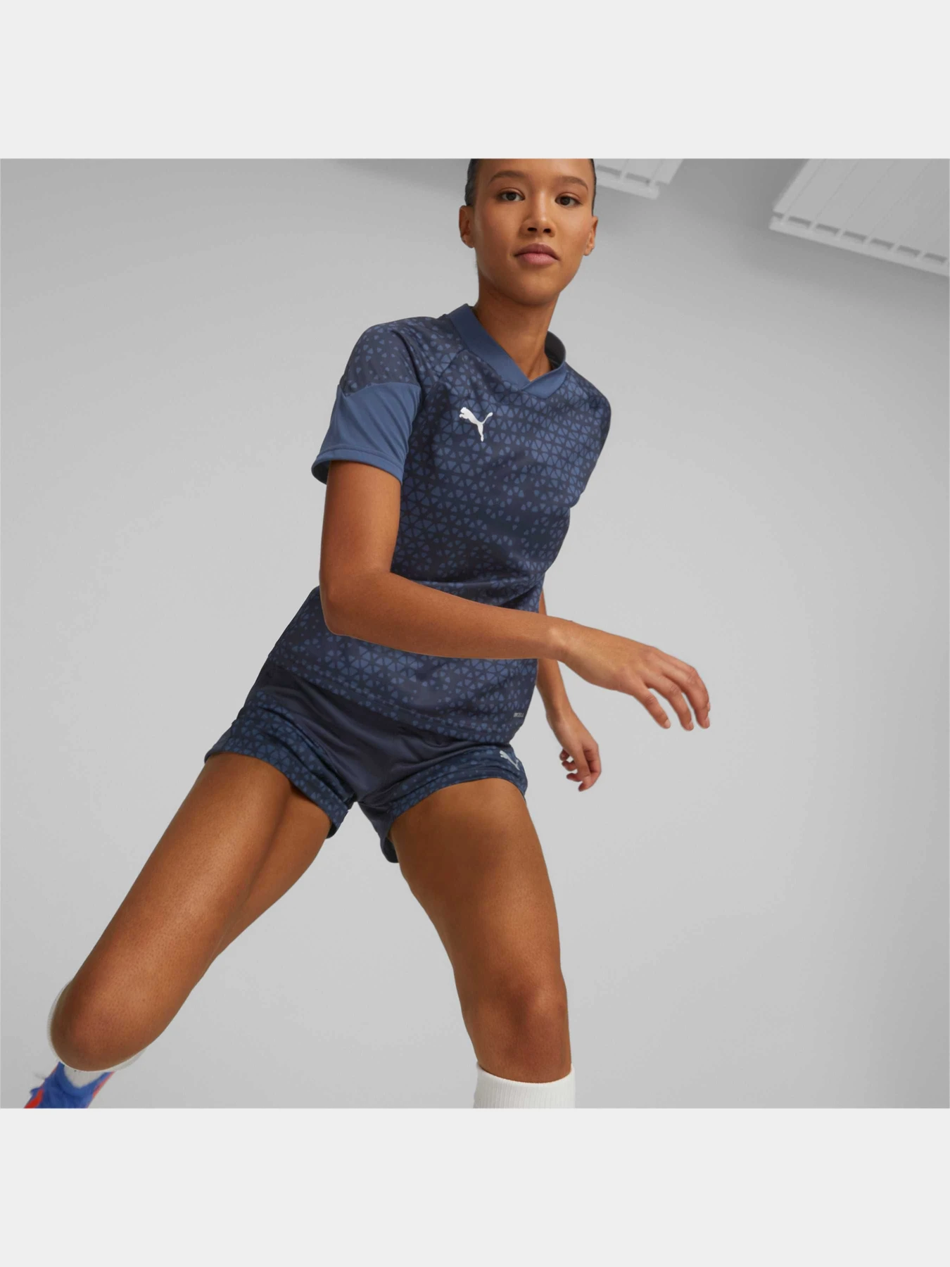 Футболки и поло PUMA Teamcup Training Jersey Wmn модель 658368 Футболки и поло PUMA Teamcup Training Jersey Wmn модель 658368 Фото