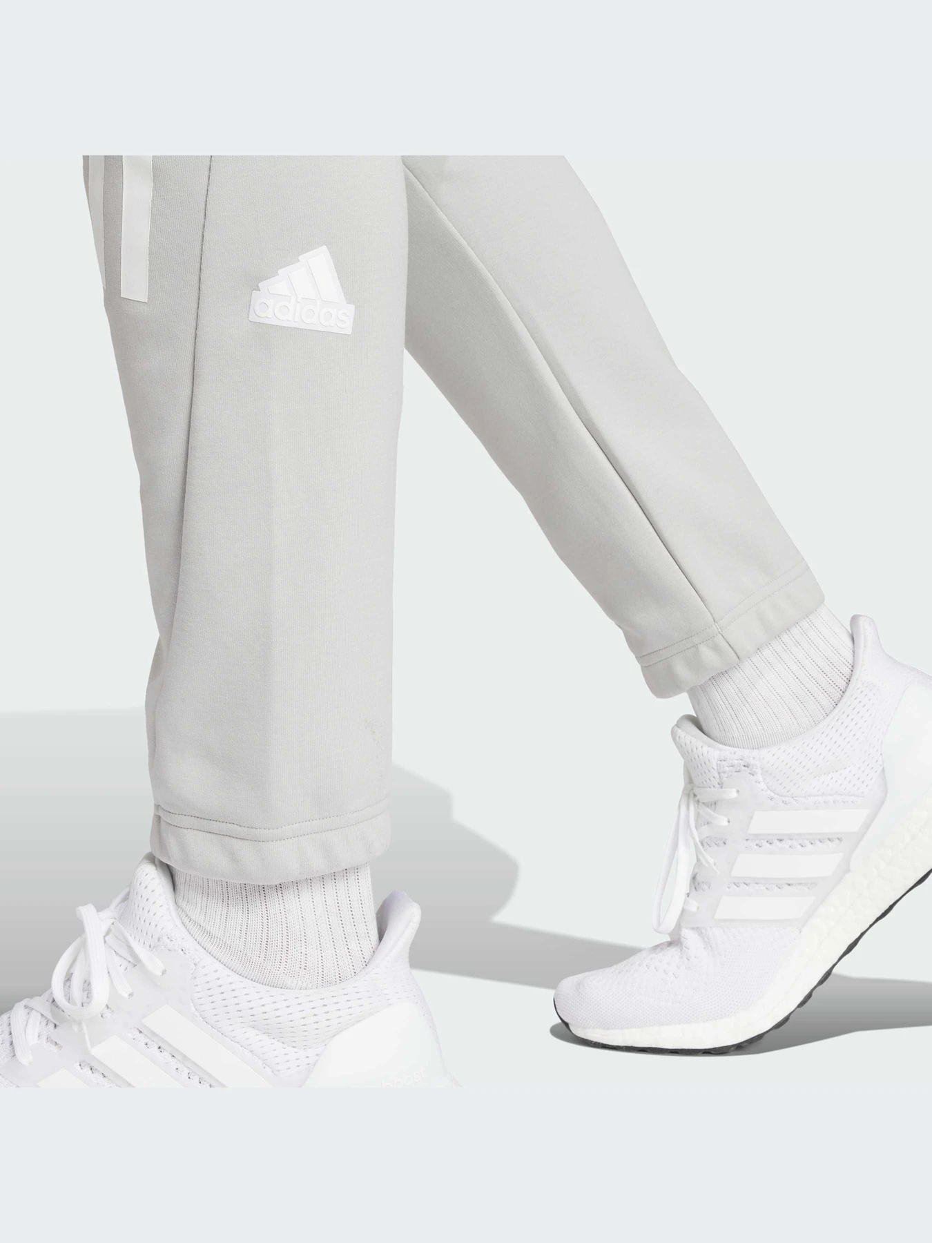 Штани Adidas 3 Stripes модель IR9203 Штани Adidas 3 Stripes модель IR9203 Фото