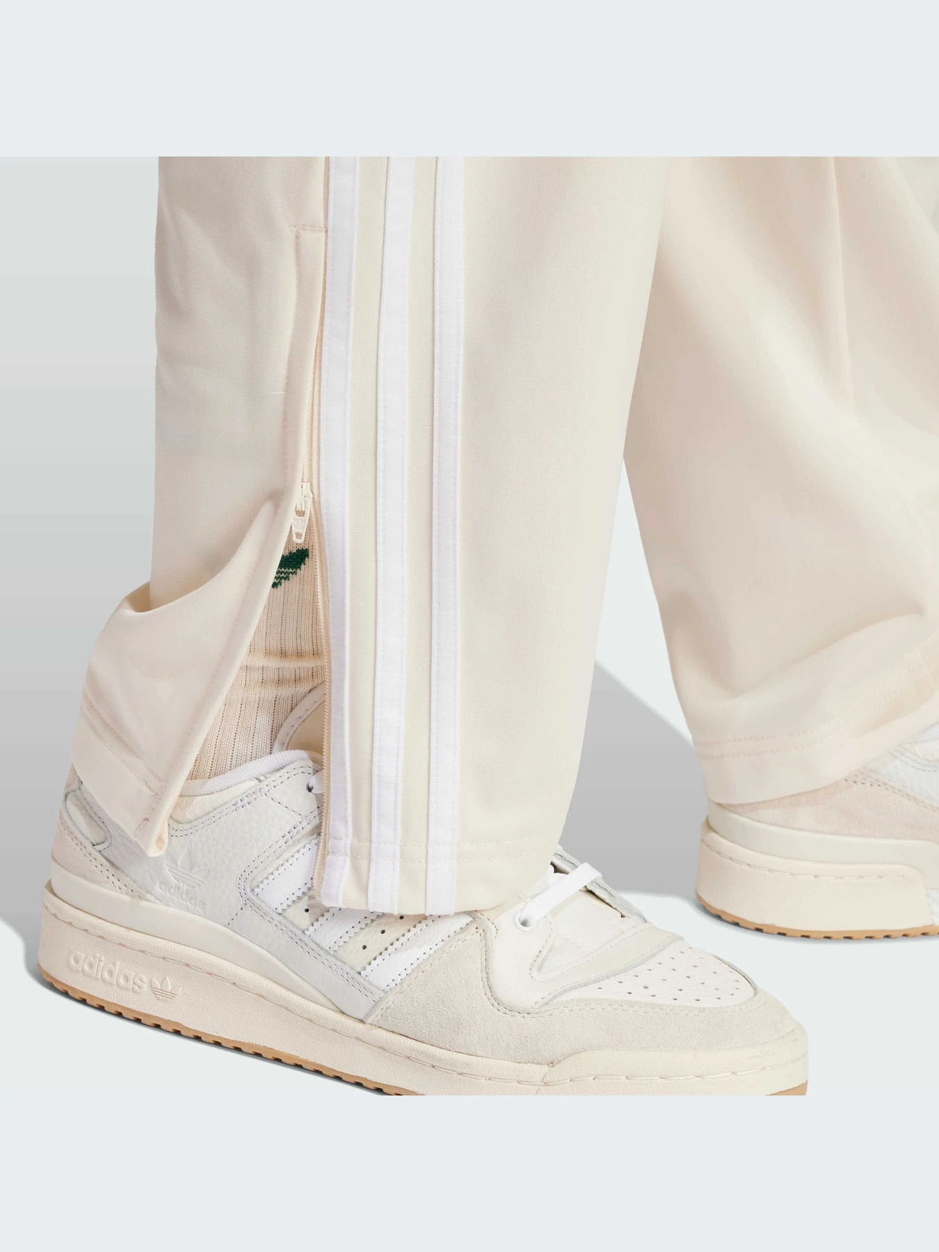 Брюки Adidas модель IM9477 Брюки Adidas модель IM9477 Фото