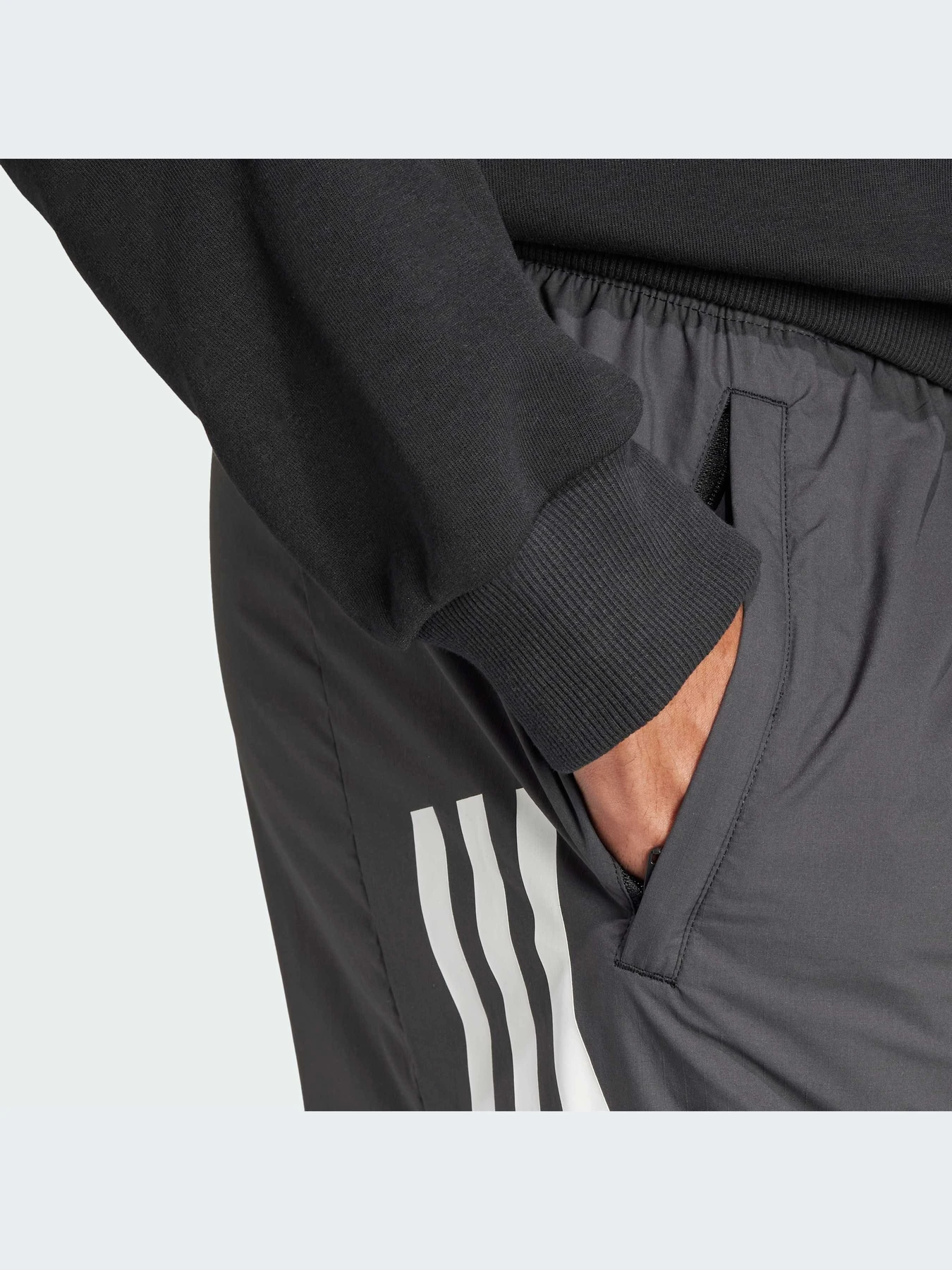 Брюки Adidas модель IN3308 Брюки Adidas модель IN3308 Фото