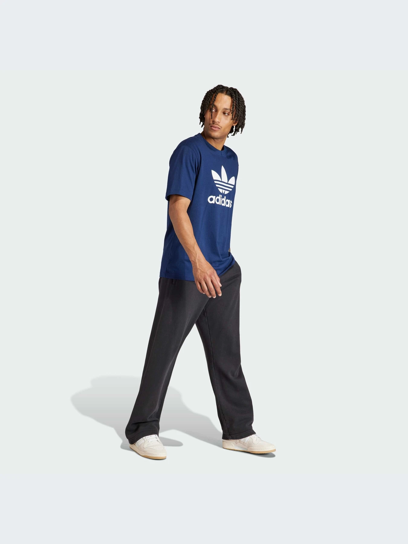 Футболки і поло Adidas Adicolor модель IR8011 Футболки і поло Adidas Adicolor модель IR8011 Фото