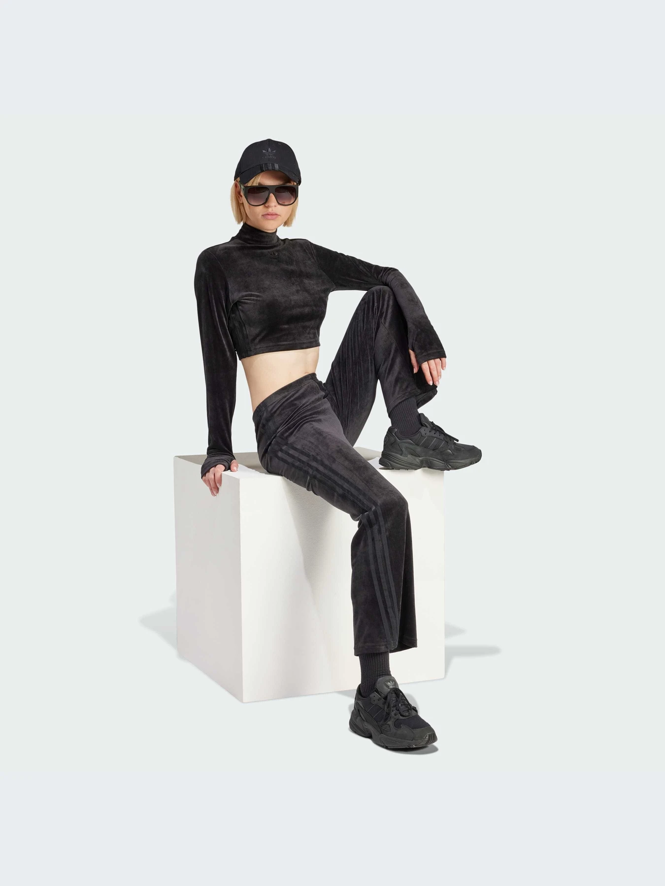 Штани Adidas модель IT9661 Штани Adidas модель IT9661 Фото