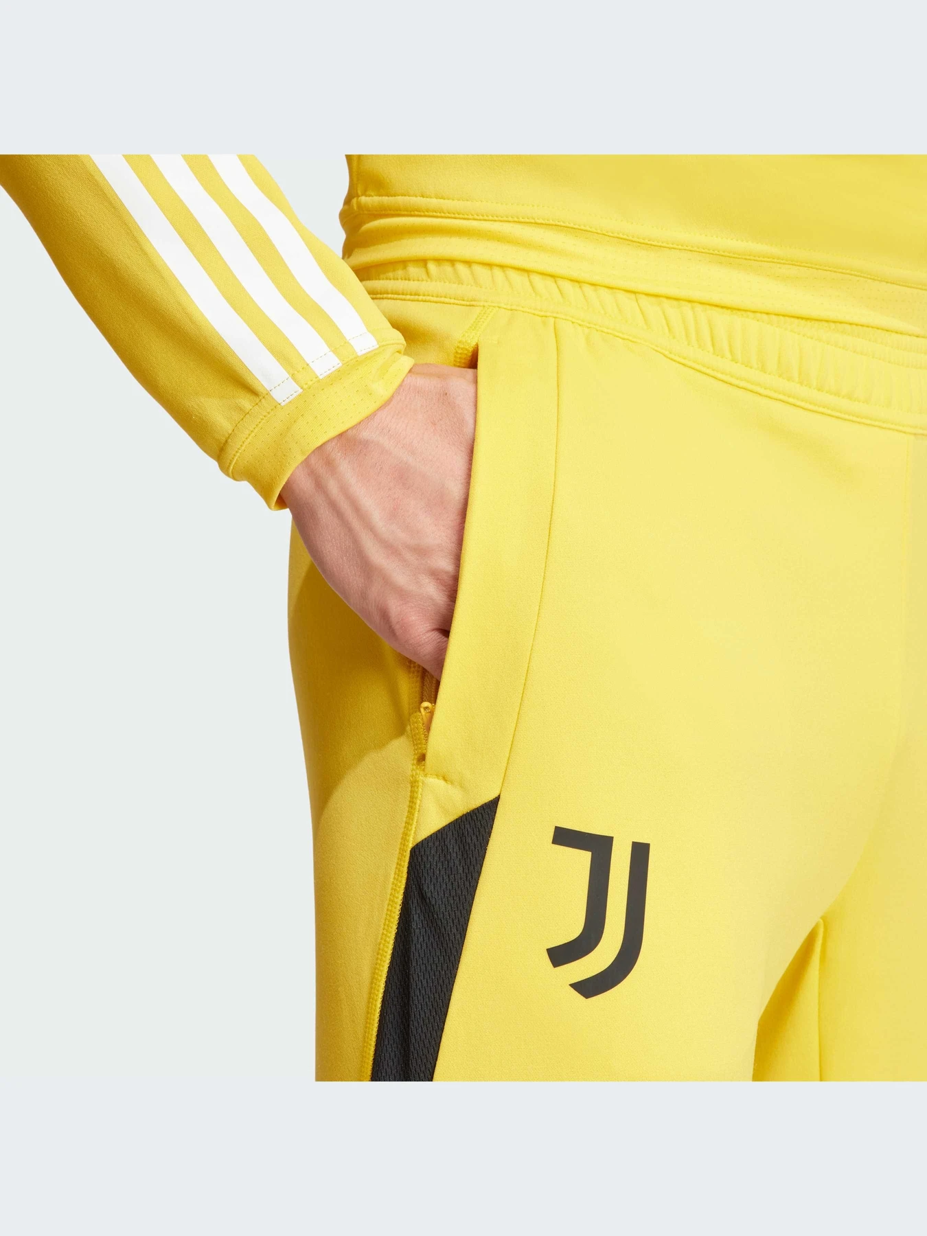 Брюки Adidas Tiro модель IQ0871 Брюки Adidas Tiro модель IQ0871 Фото
