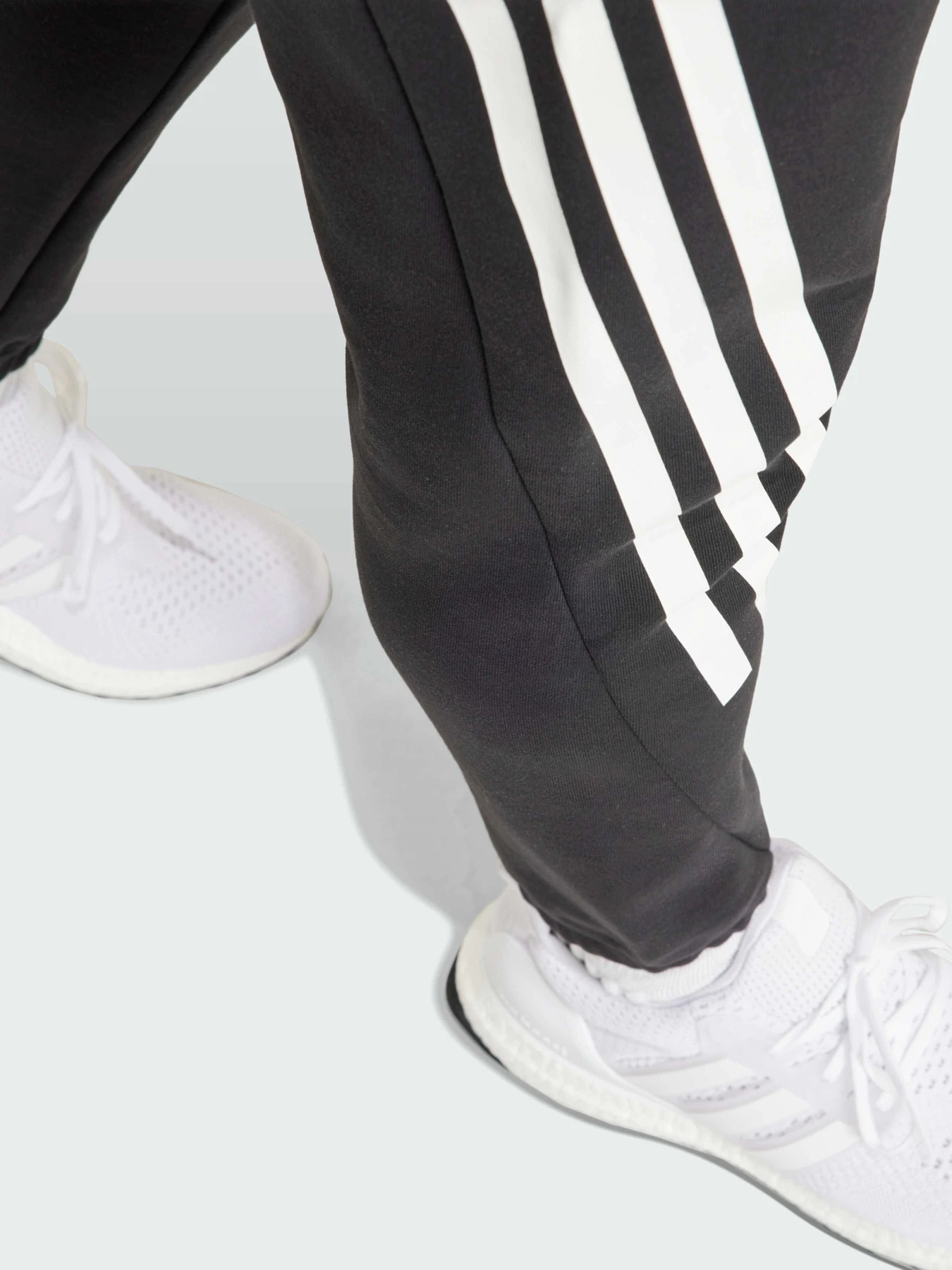 Брюки Adidas 3 Stripes модель IN3310 Фото