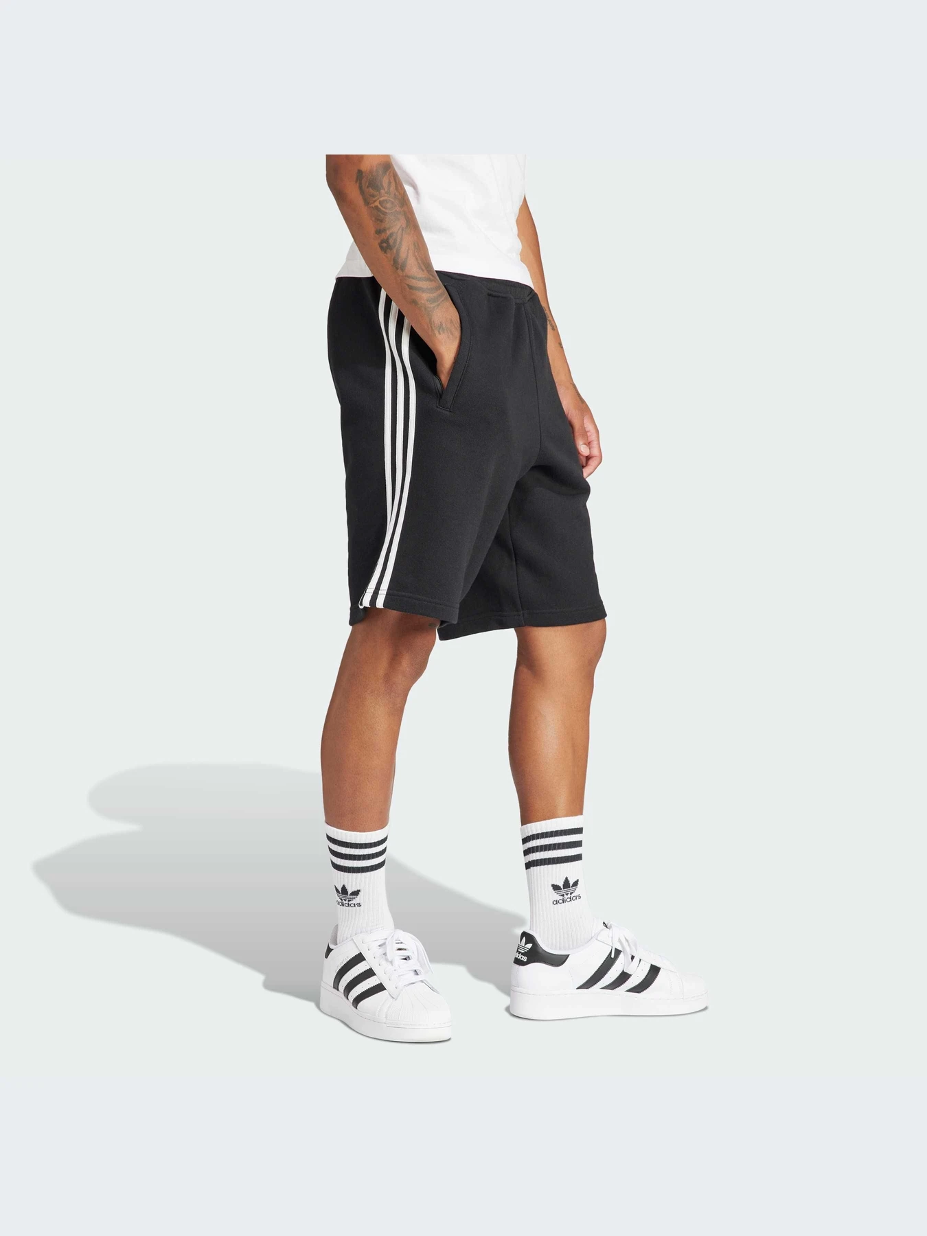 Шорты Adidas Adicolor модель IU2337 Шорты Adidas Adicolor модель IU2337 Фото