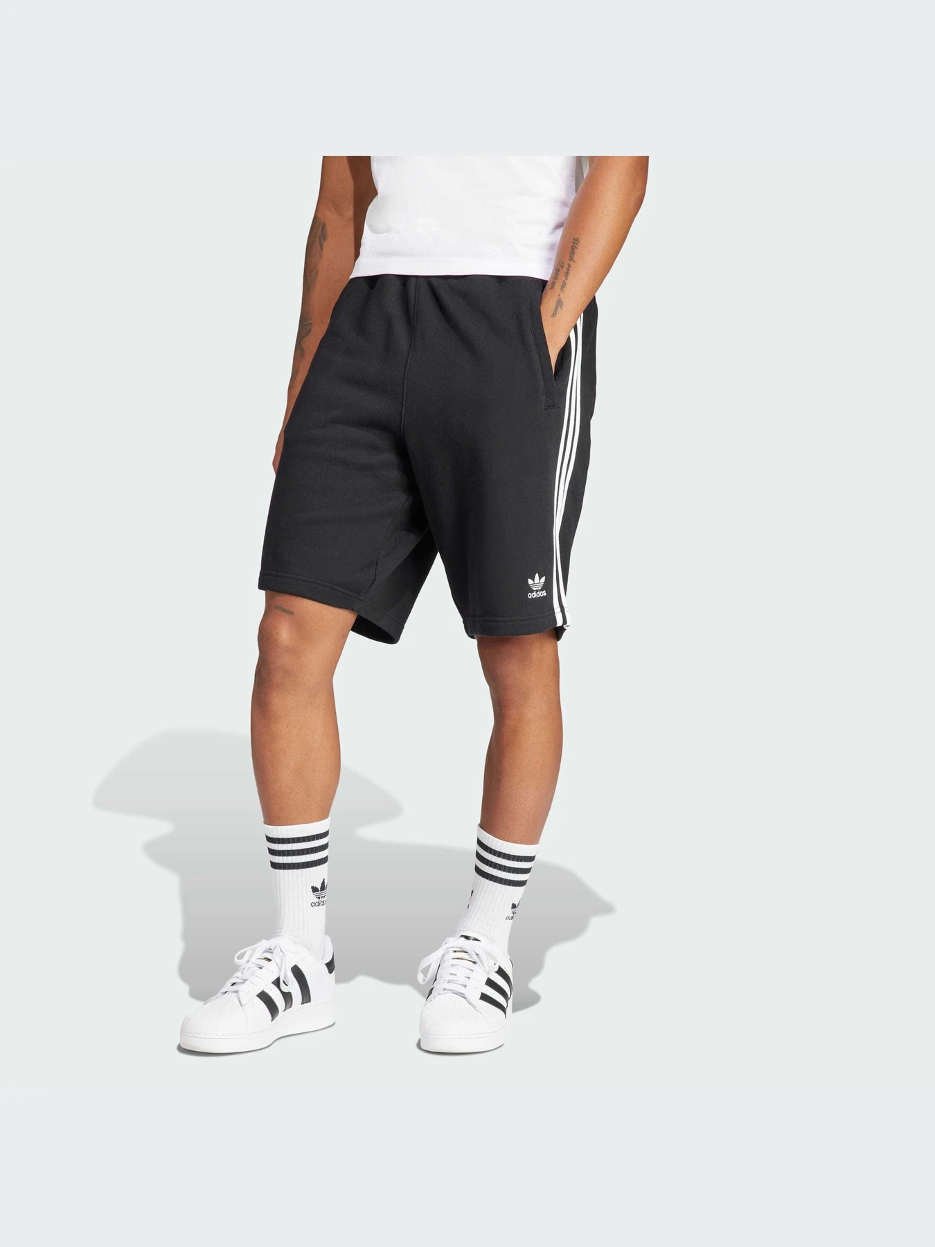 Шорты Adidas Adicolor модель IU2337 Шорты Adidas Adicolor модель IU2337 Фото