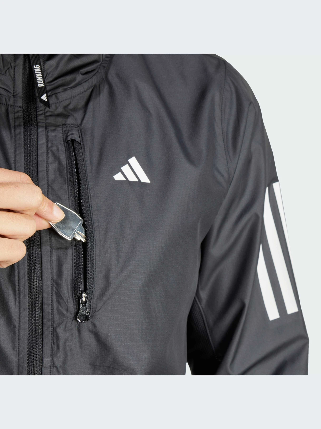 Куртки и дубленки Adidas модель IN1576 Куртки и дубленки Adidas модель IN1576 Фото