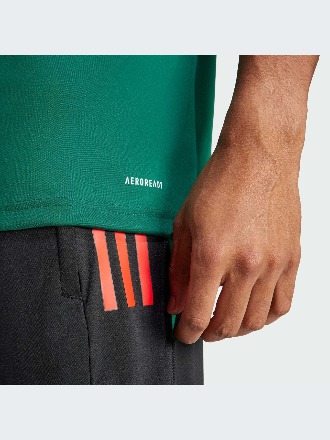 Футболки и поло Adidas Tiro модель IQ1527 Футболки и поло Adidas Tiro модель IQ1527 Фото