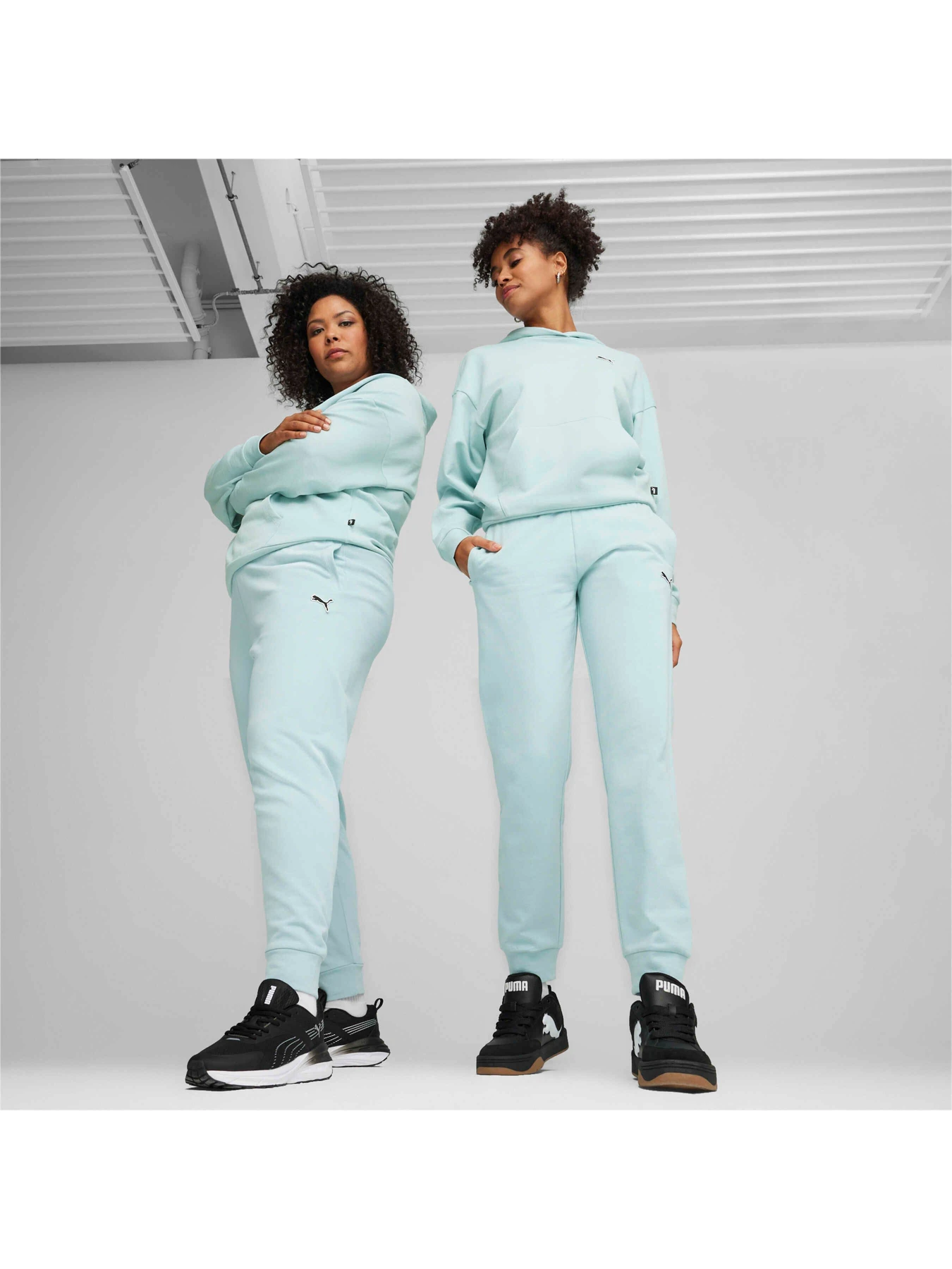 Брюки PUMA Better Essentials Pants модель 675989 Брюки PUMA Better Essentials Pants модель 675989 Фото