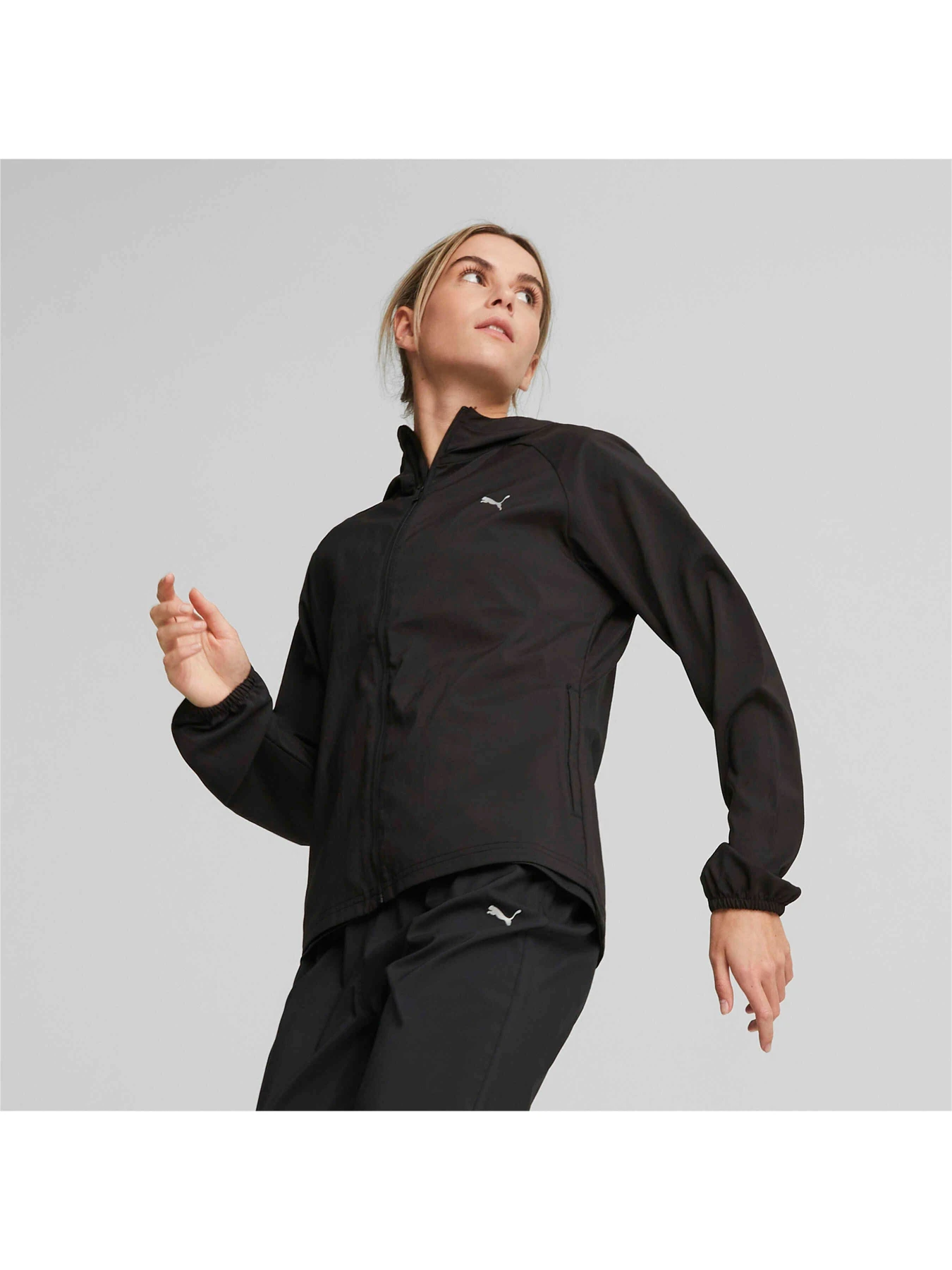 Куртки и дубленки PUMA Run Fav Hood Woven Jacket W модель 523172 Куртки и дубленки PUMA Run Fav Hood Woven Jacket W модель 523172 Фото