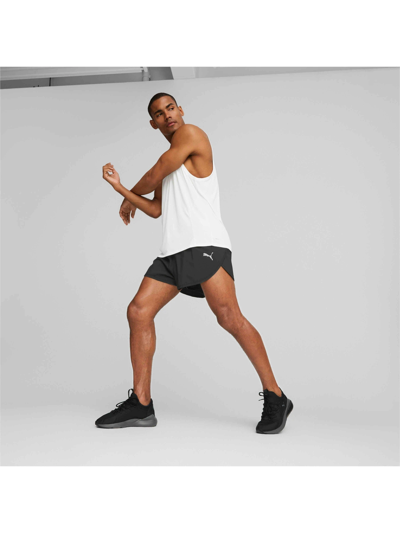 Шорти PUMA Run Favorite Split Short M модель 523157 Фото