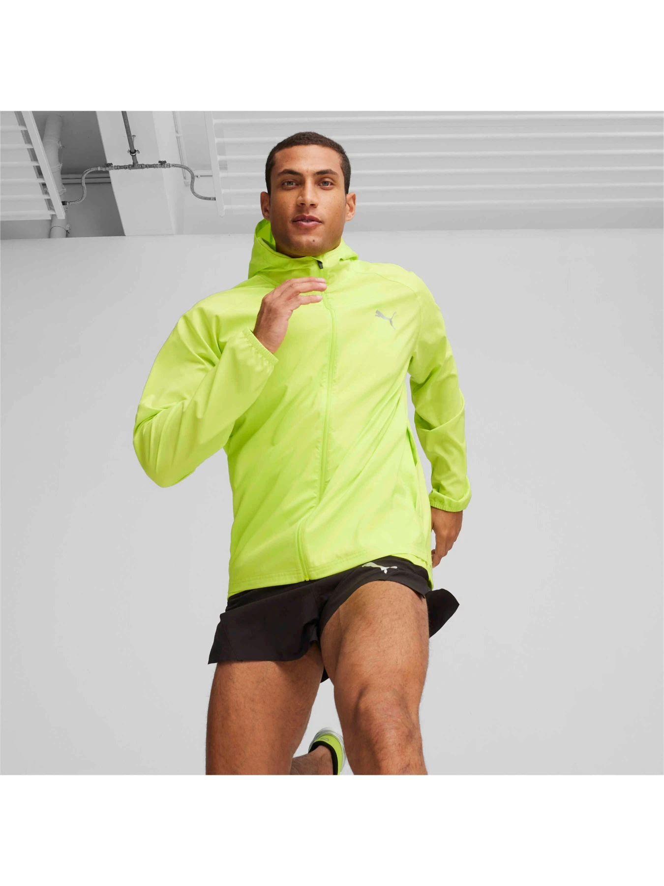 Куртки та дублянки PUMA Run Favorite Hooded Jacket модель 523154 Фото