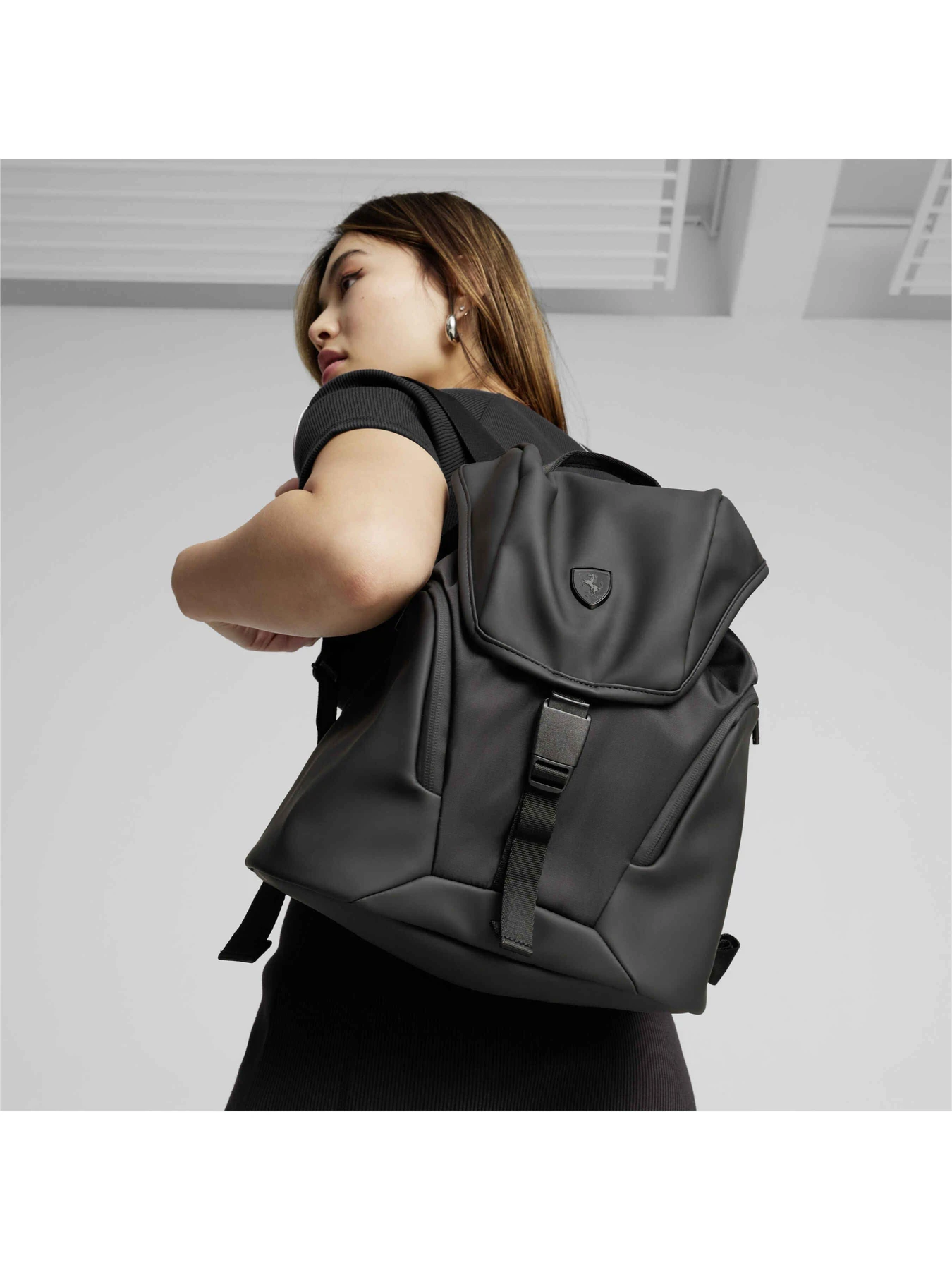 Рюкзаки PUMA Ferrari Style Wmn's Backpack модель 090299 Рюкзаки PUMA Ferrari Style Wmn's Backpack модель 090299 Фото